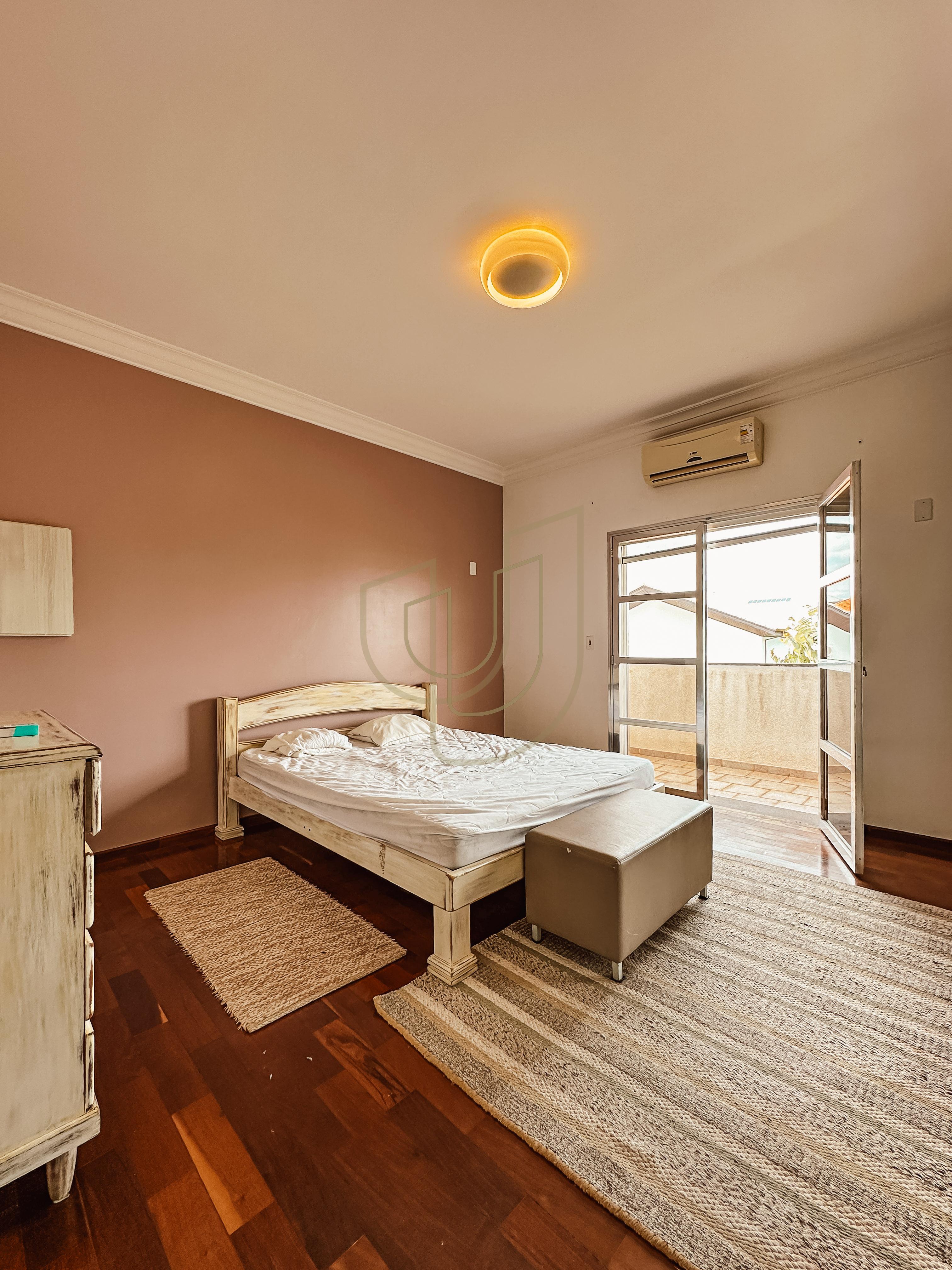 Casa com 4 Dormit&oacute;rios no Condom&iacute;nio Altos da Serra I  São José dos Campos - 