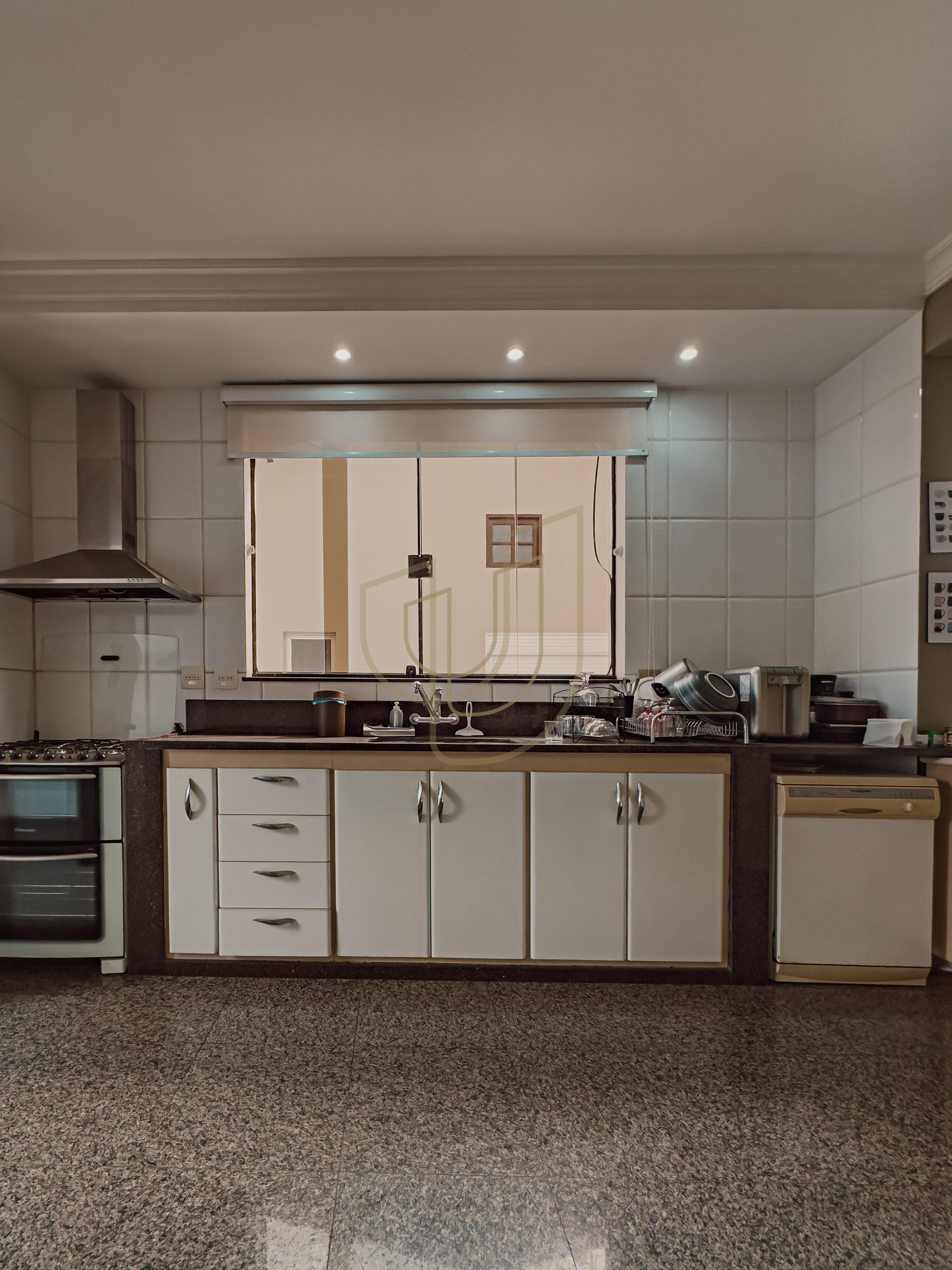 Casa com 4 Dormit&oacute;rios no Condom&iacute;nio Altos da Serra I  São José dos Campos - 