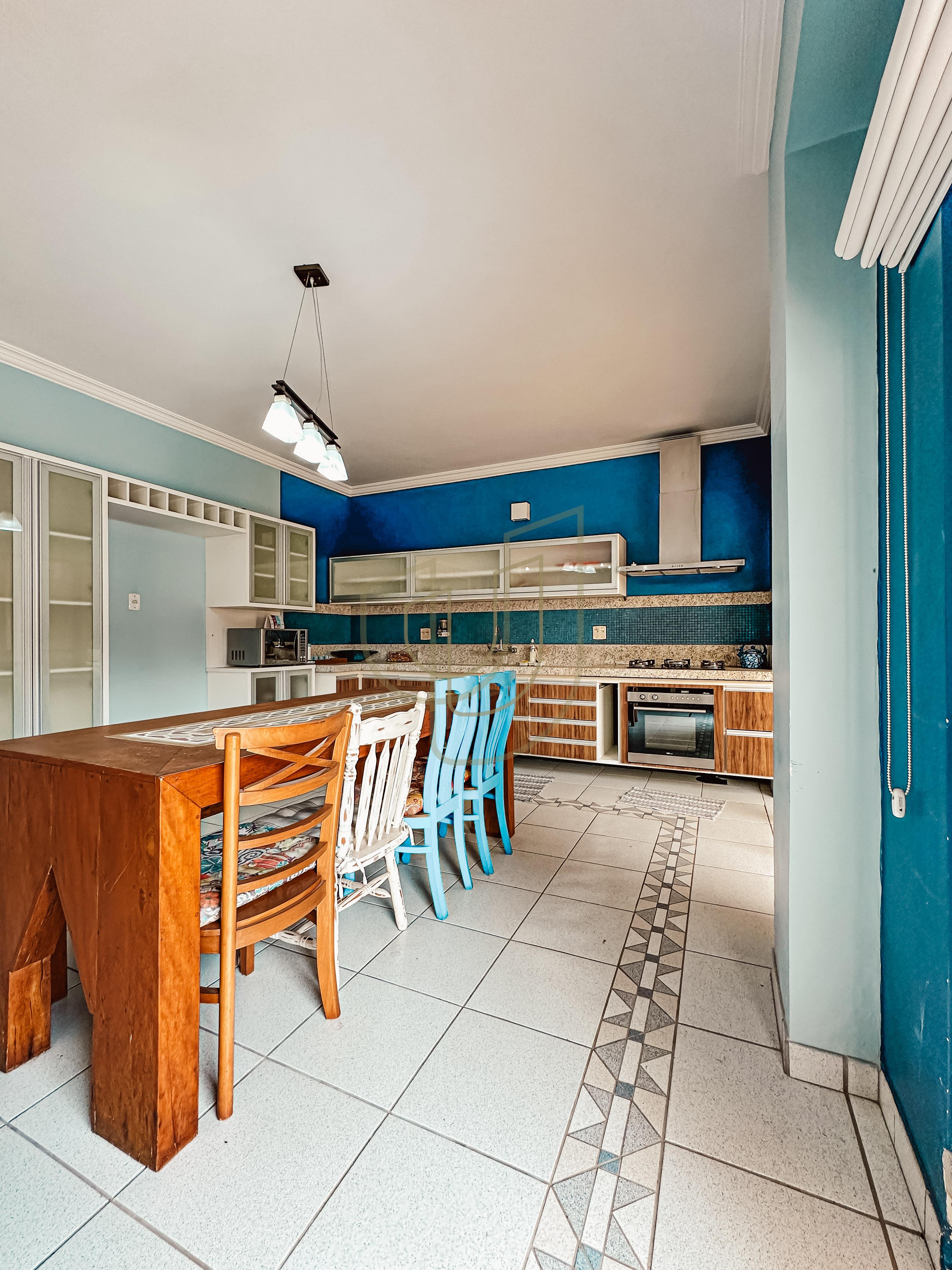 Casa com 4 Dormit&oacute;rios no Condom&iacute;nio Altos da Serra I  São José dos Campos - 