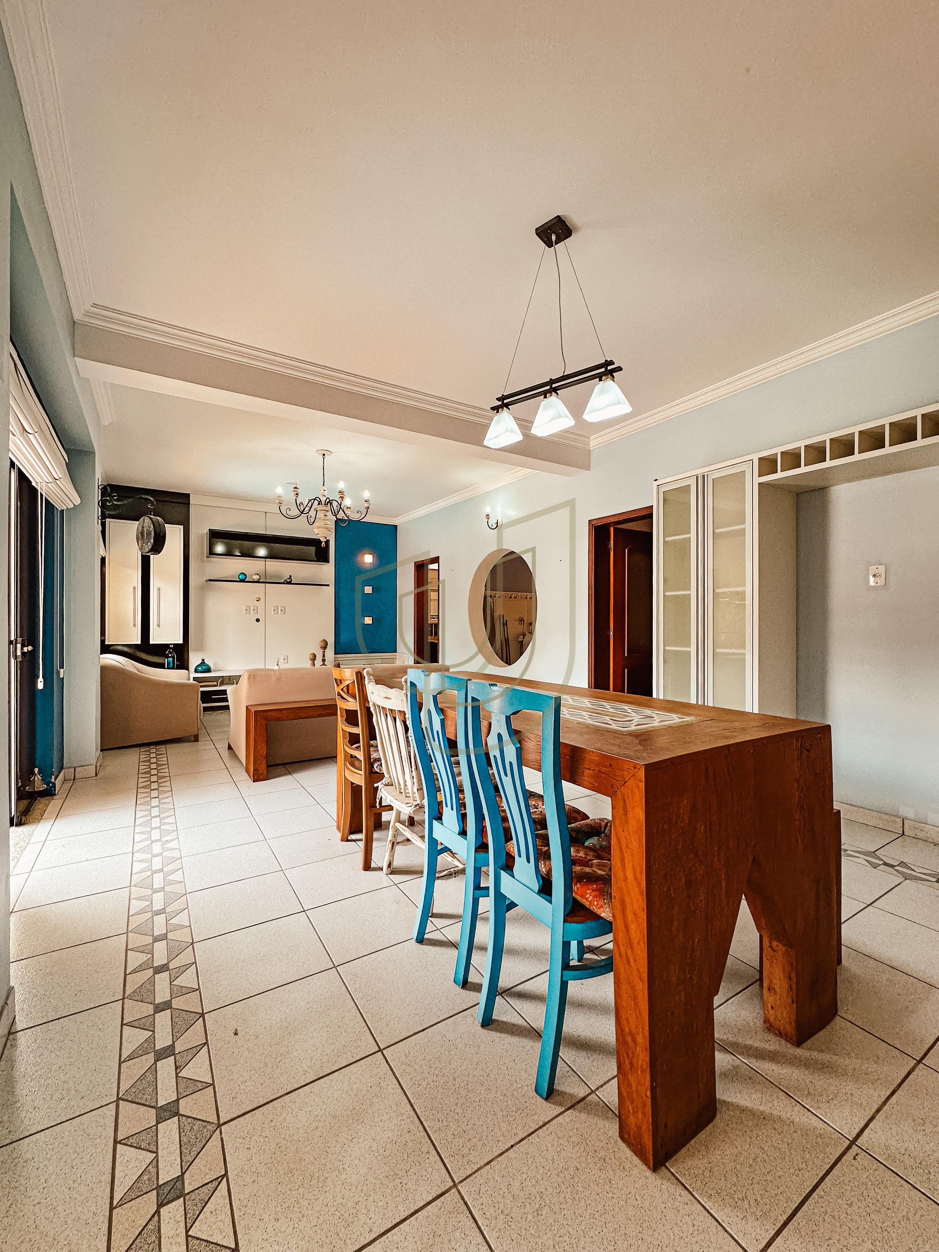 Casa com 4 Dormit&oacute;rios no Condom&iacute;nio Altos da Serra I  São José dos Campos - 