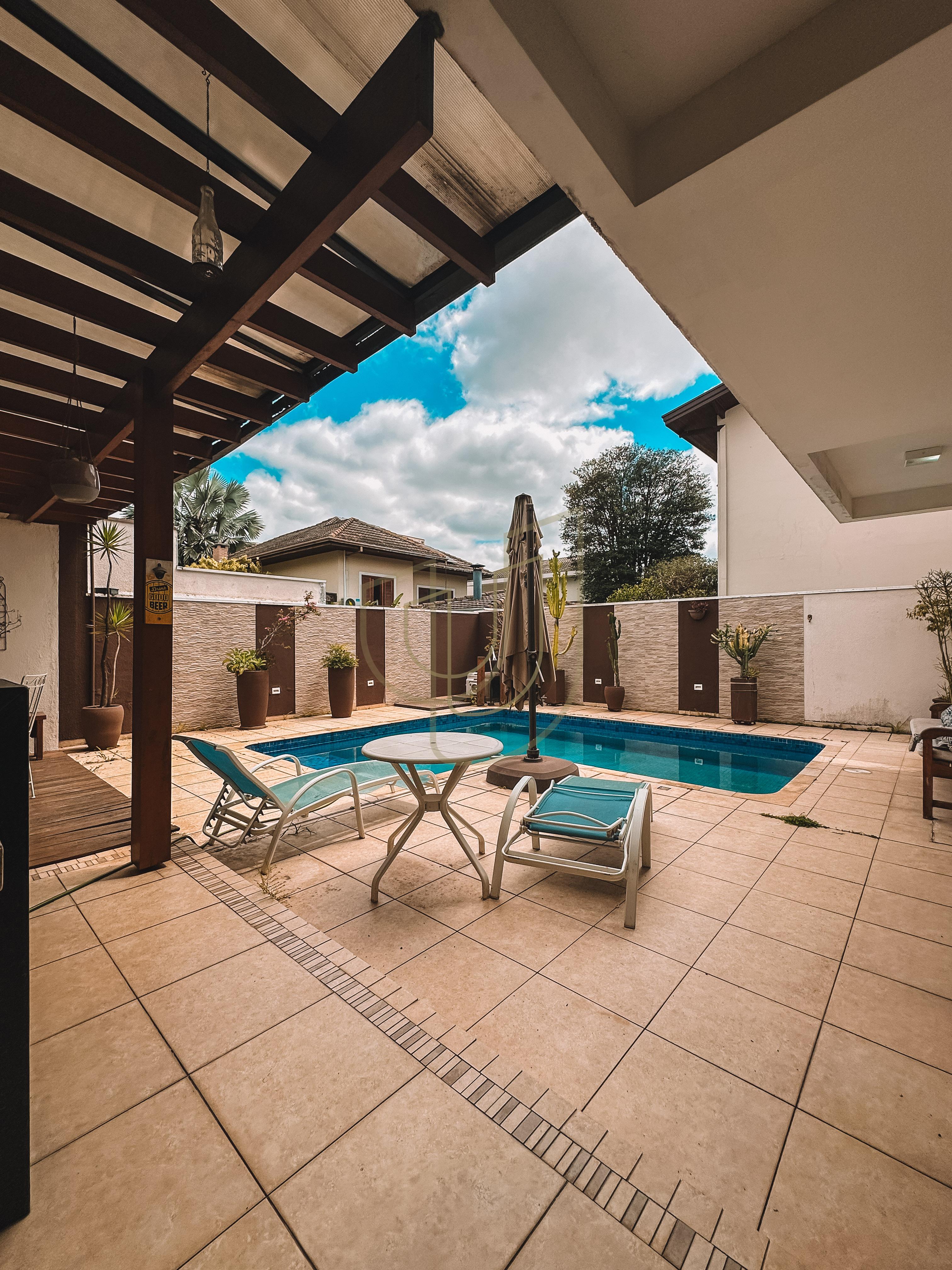 Casa com 4 Dormit&oacute;rios no Condom&iacute;nio Altos da Serra I  São José dos Campos - 