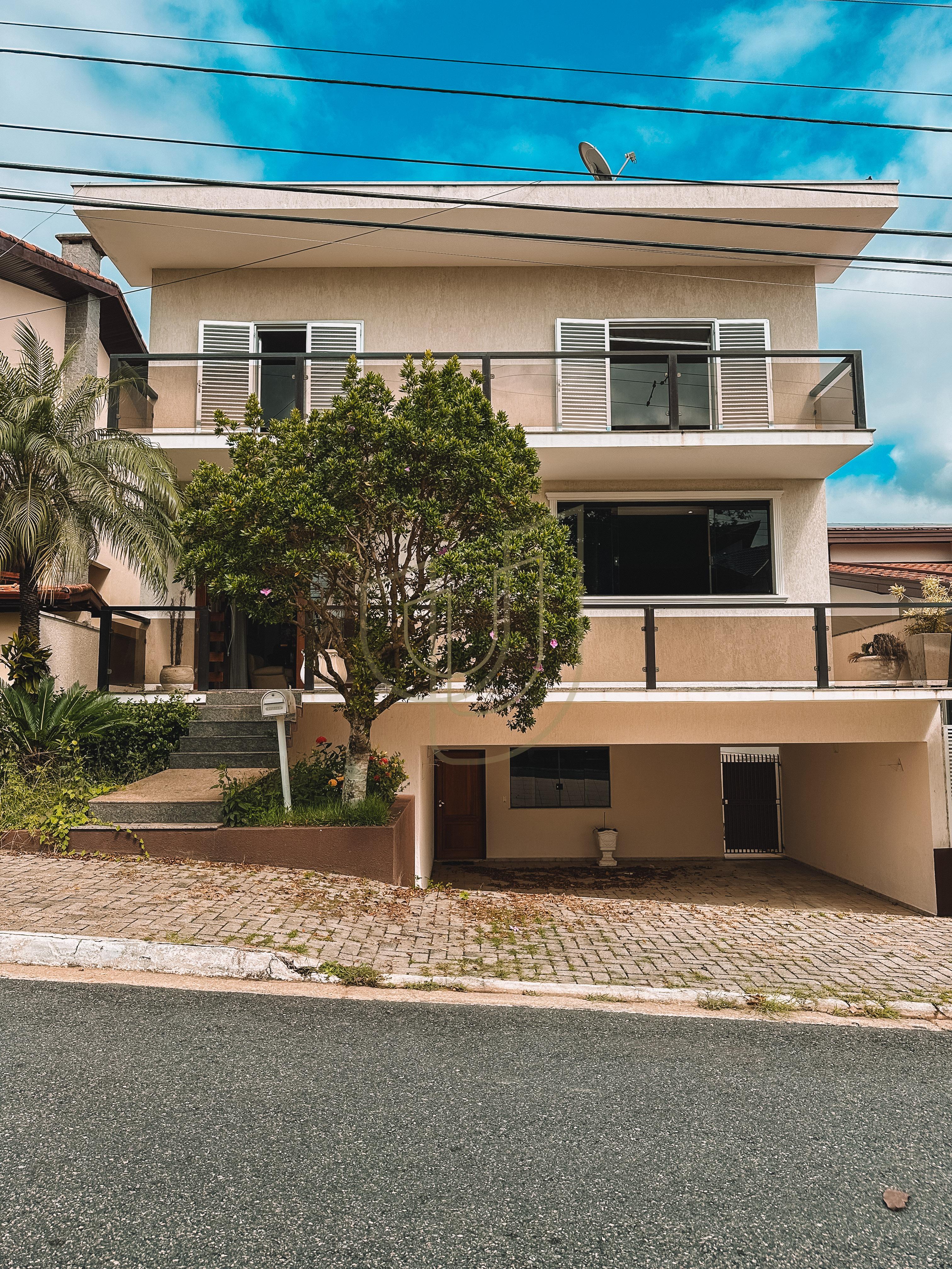 Casa com 4 Dormit&oacute;rios no Condom&iacute;nio Altos da Serra I  São José dos Campos - 