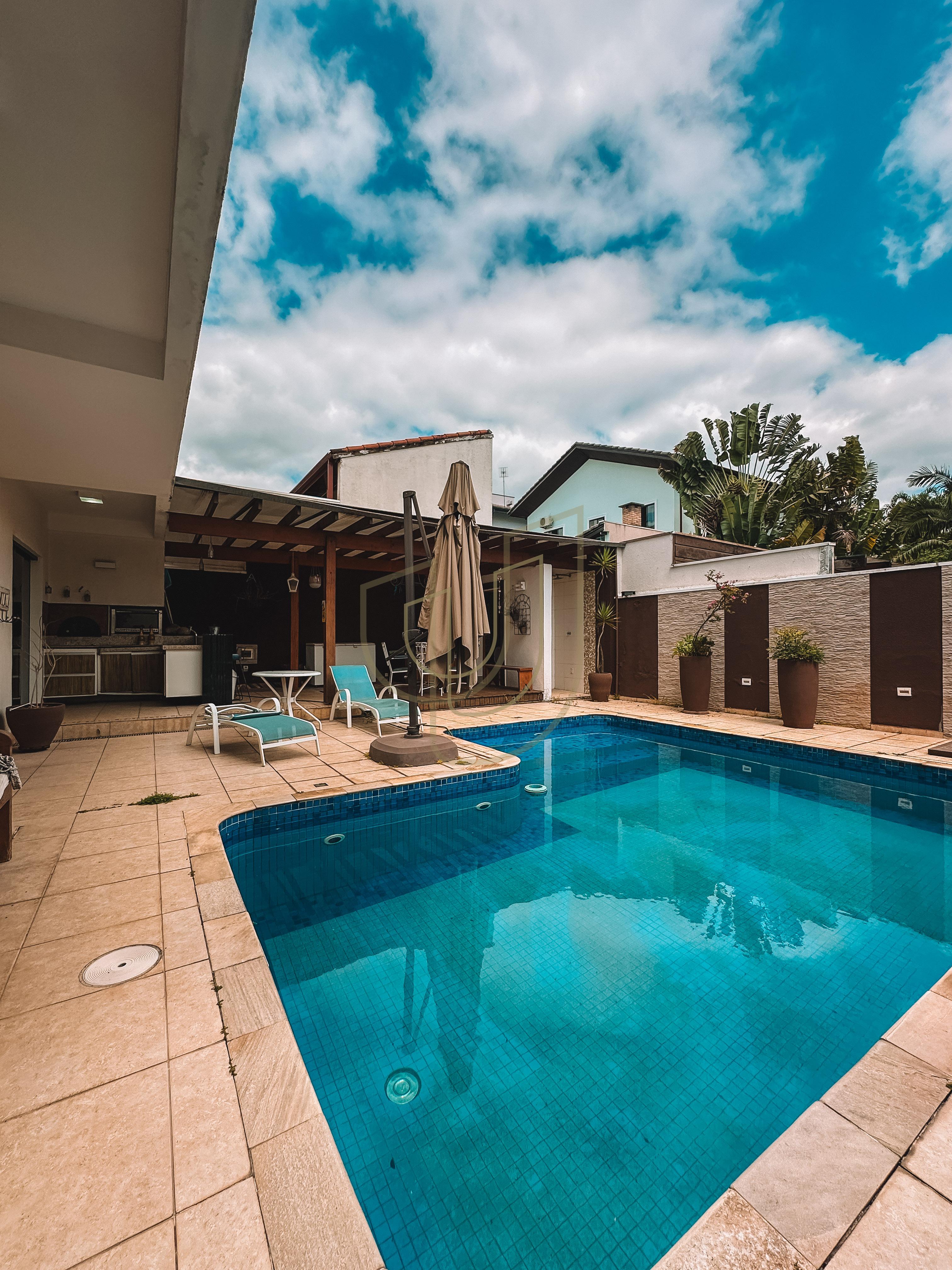 Casa com 4 Dormit&oacute;rios no Condom&iacute;nio Altos da Serra I  São José dos Campos - 