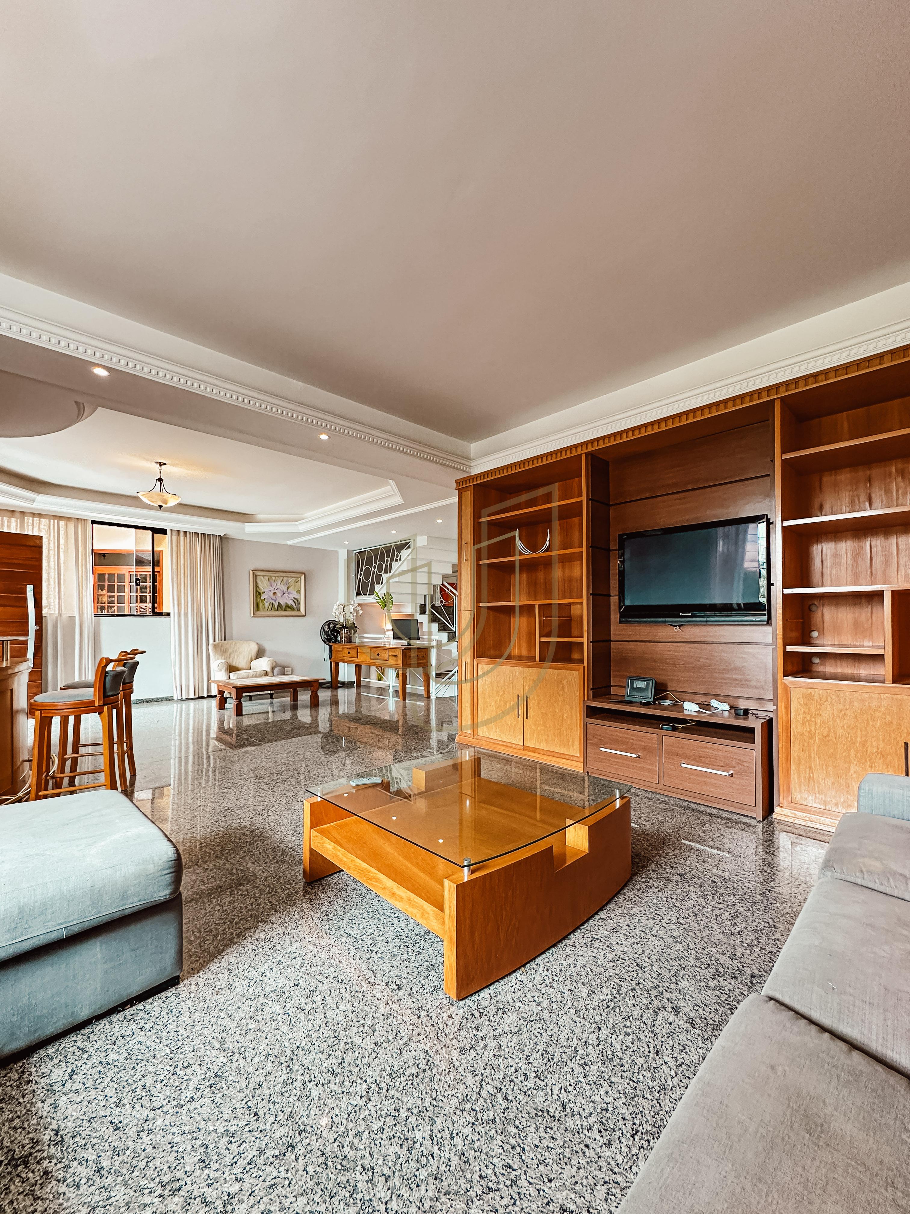 Casa com 4 Dormit&oacute;rios no Condom&iacute;nio Altos da Serra I  São José dos Campos - 