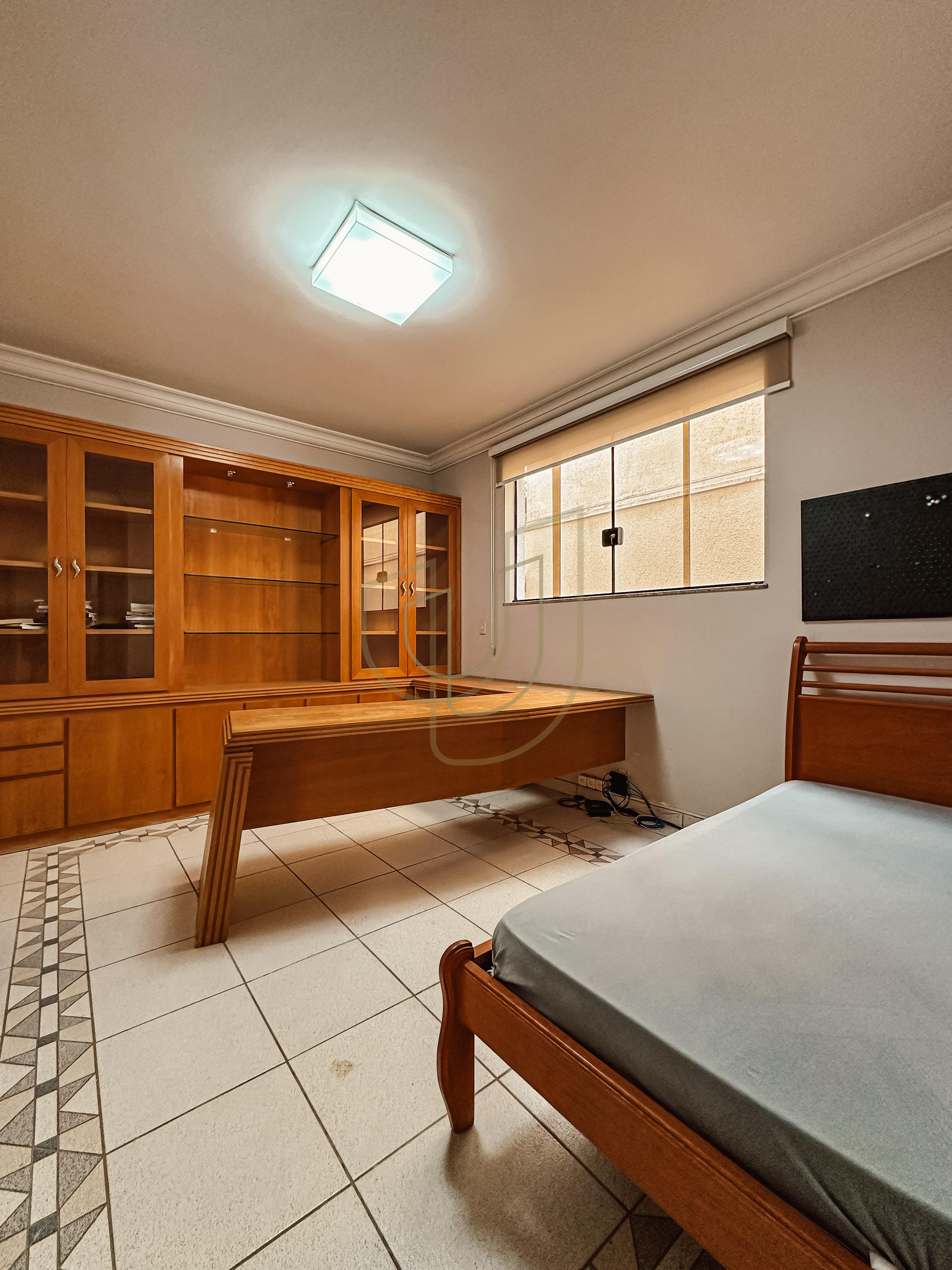 Casa com 4 Dormit&oacute;rios no Condom&iacute;nio Altos da Serra I  São José dos Campos - 