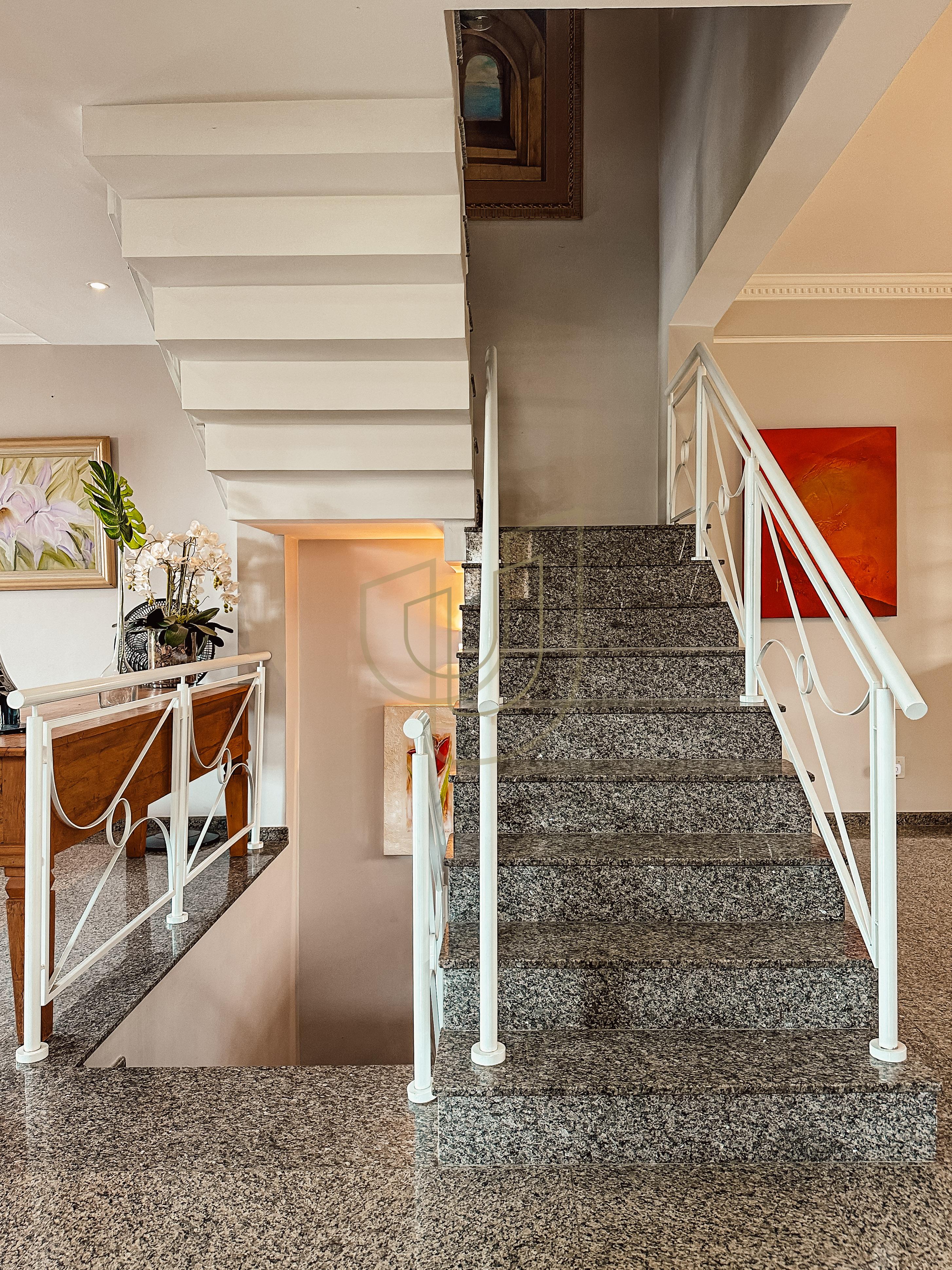 Casa com 4 Dormit&oacute;rios no Condom&iacute;nio Altos da Serra I  São José dos Campos - 