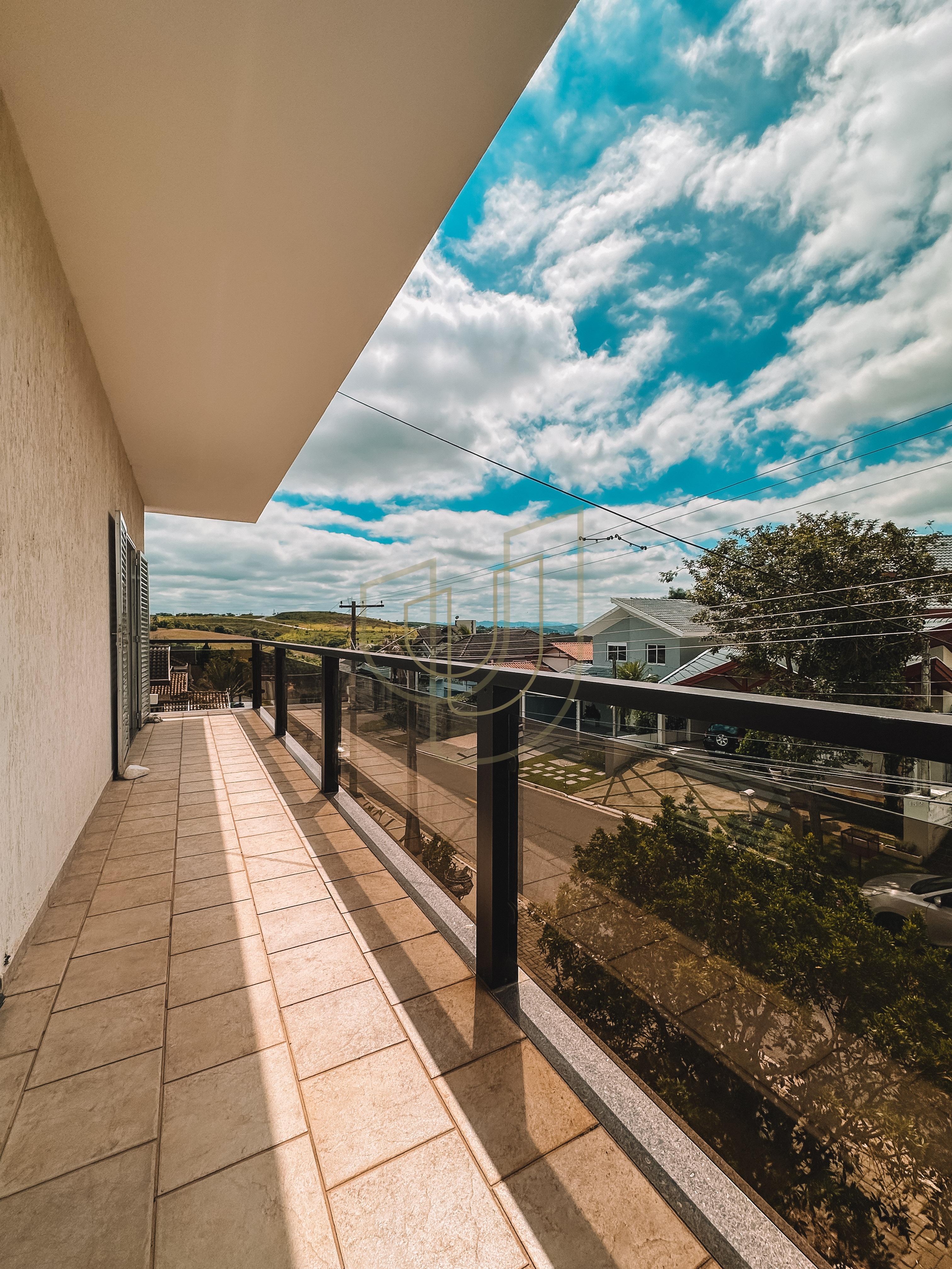 Casa com 4 Dormit&oacute;rios no Condom&iacute;nio Altos da Serra I  São José dos Campos - 