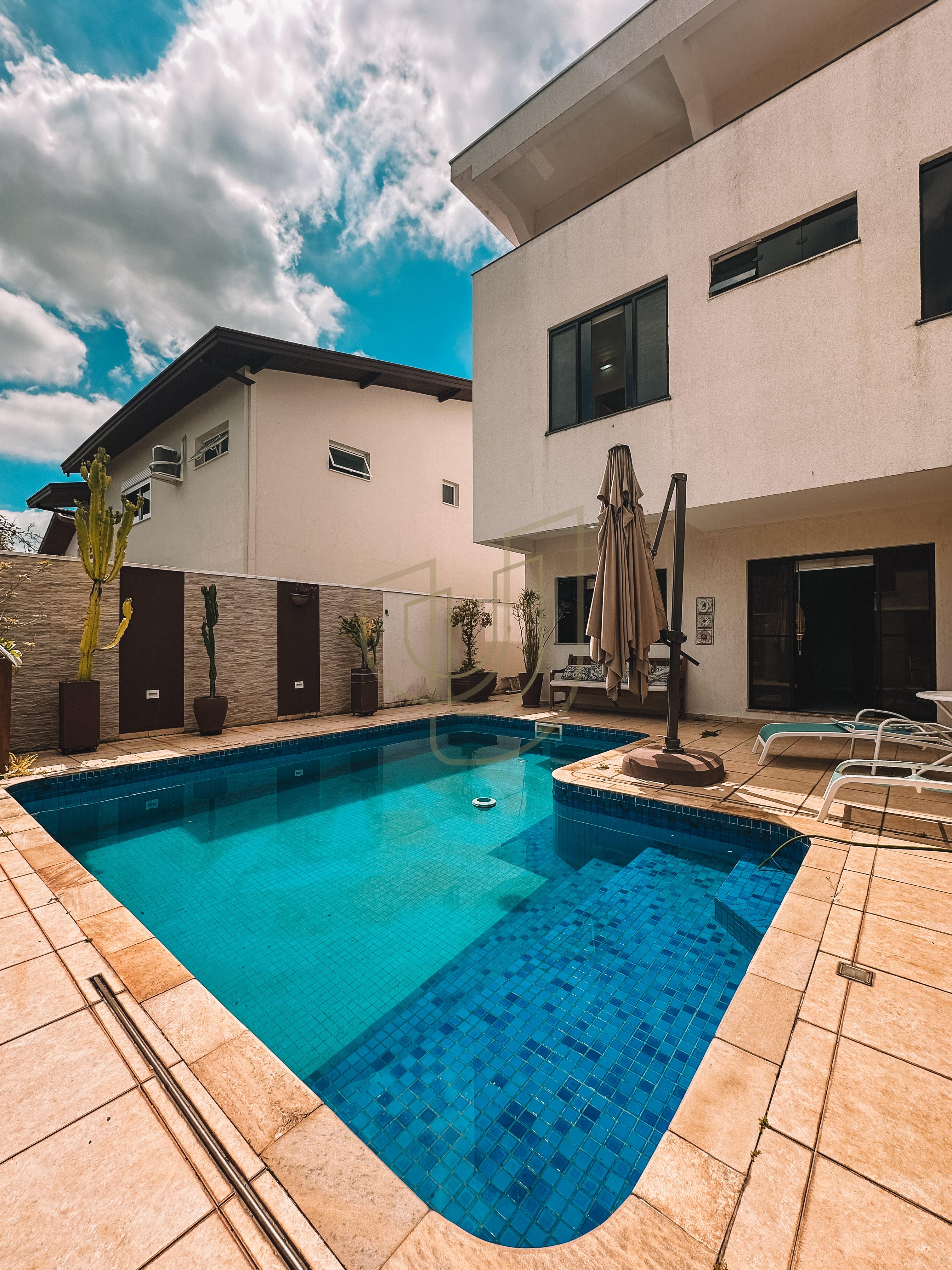 Casa com 4 Dormit&oacute;rios no Condom&iacute;nio Altos da Serra I  São José dos Campos - 