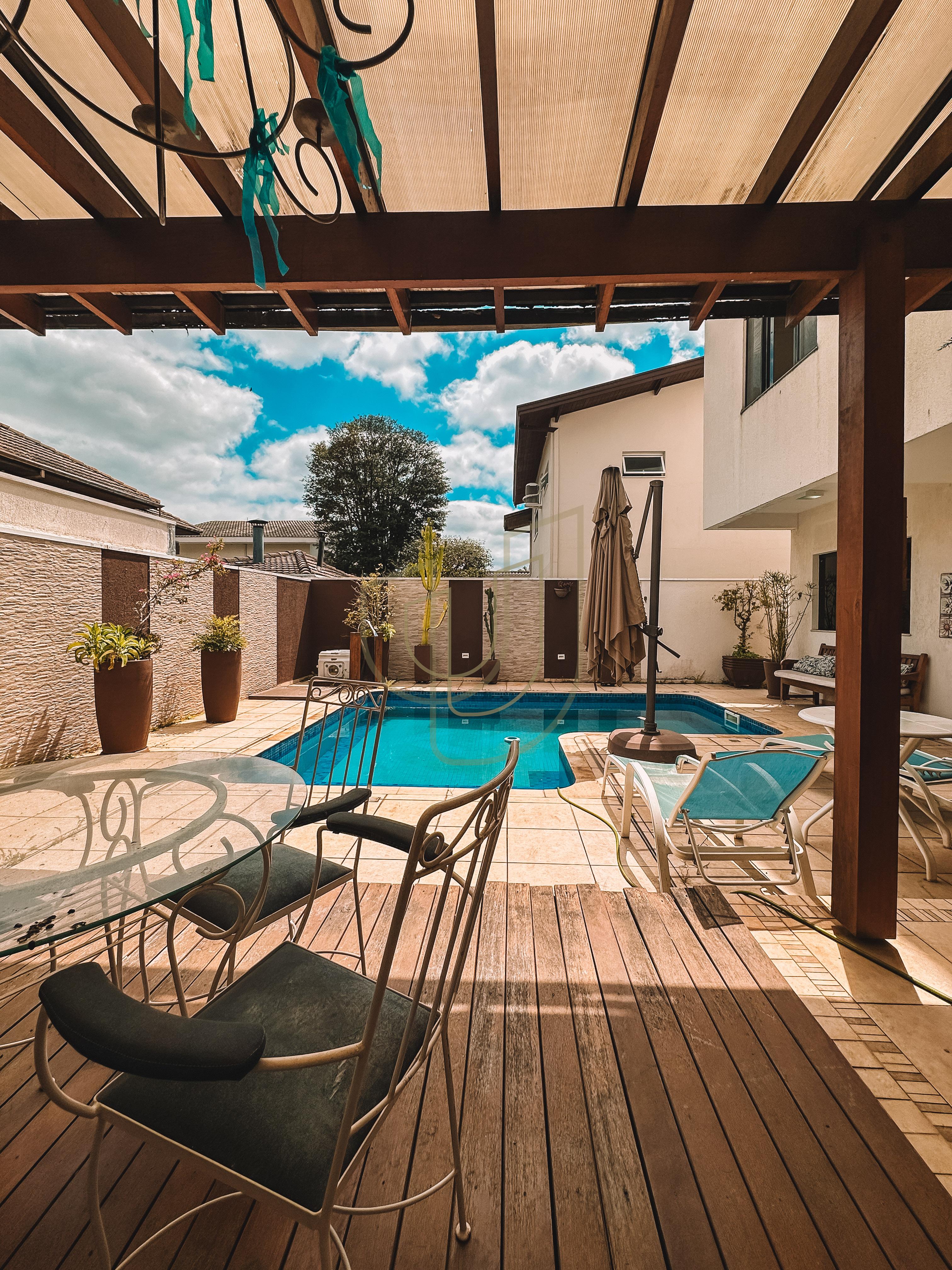 Casa com 4 Dormit&oacute;rios no Condom&iacute;nio Altos da Serra I  São José dos Campos - 