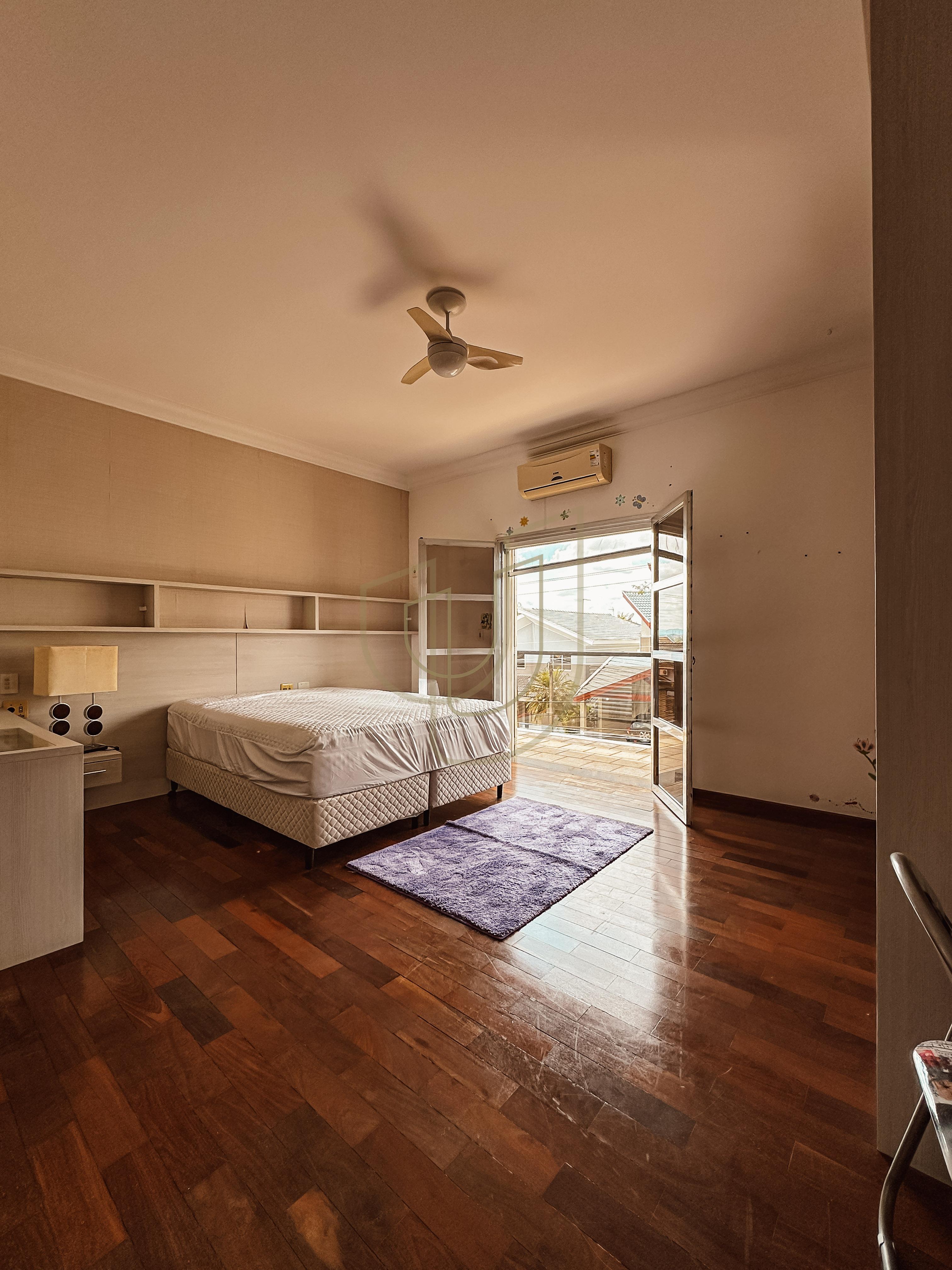 Casa com 4 Dormit&oacute;rios no Condom&iacute;nio Altos da Serra I  São José dos Campos - 