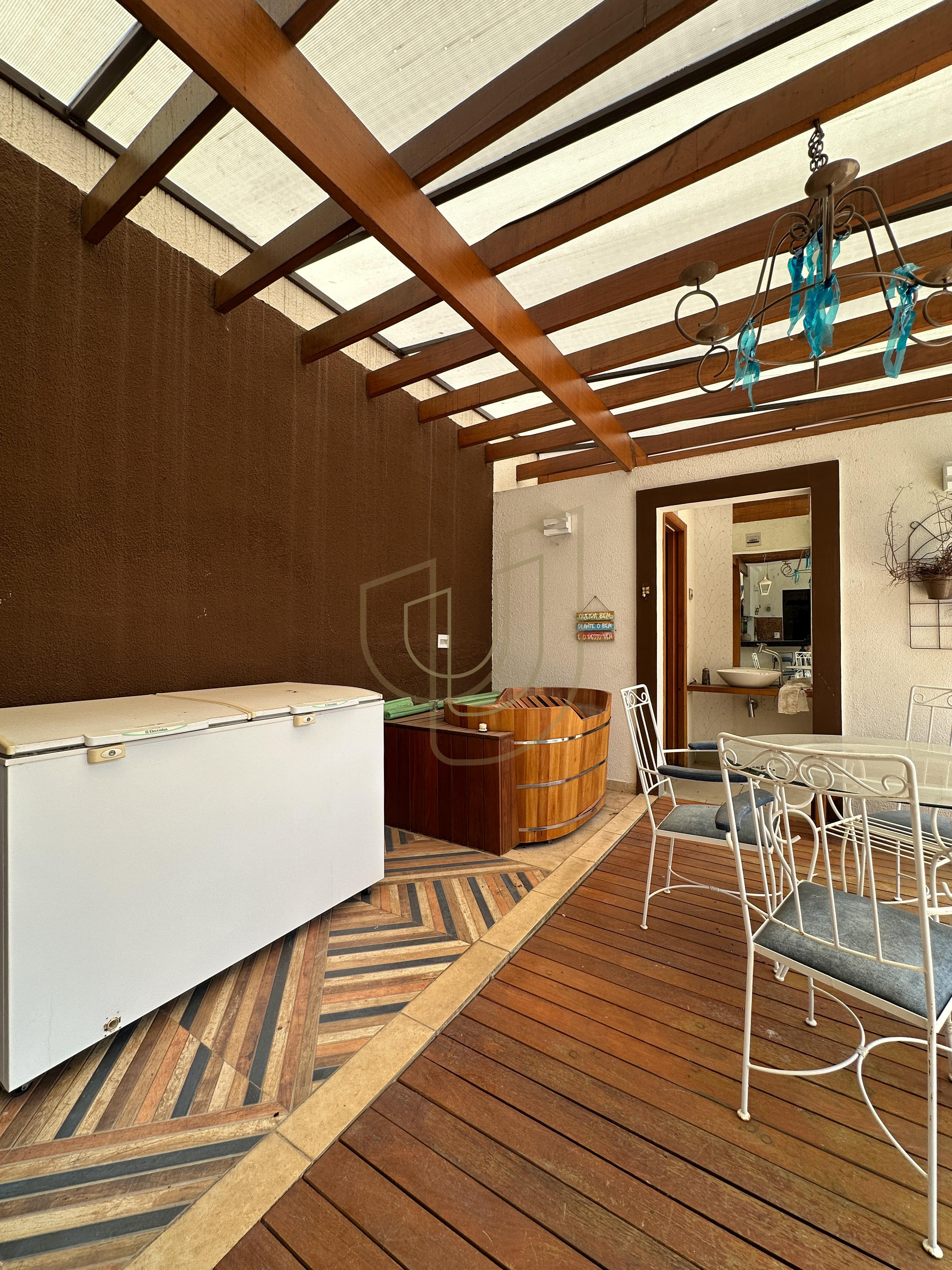 Casa com 4 Dormit&oacute;rios no Condom&iacute;nio Altos da Serra I  São José dos Campos - 