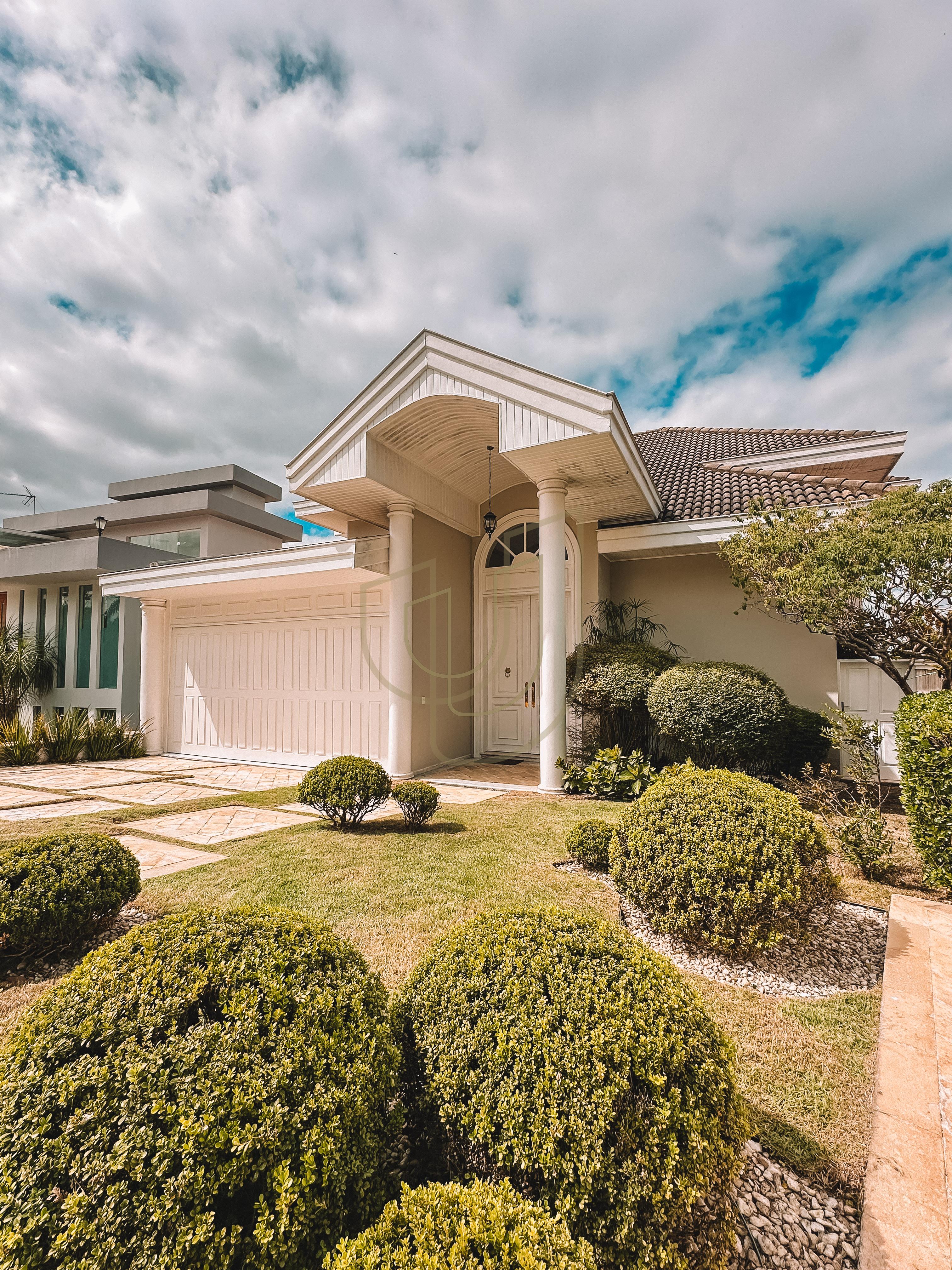 Casa com 3 Dormit&oacute;rios no Condom&iacute;nio Altos da Serra I  São José dos Campos - 