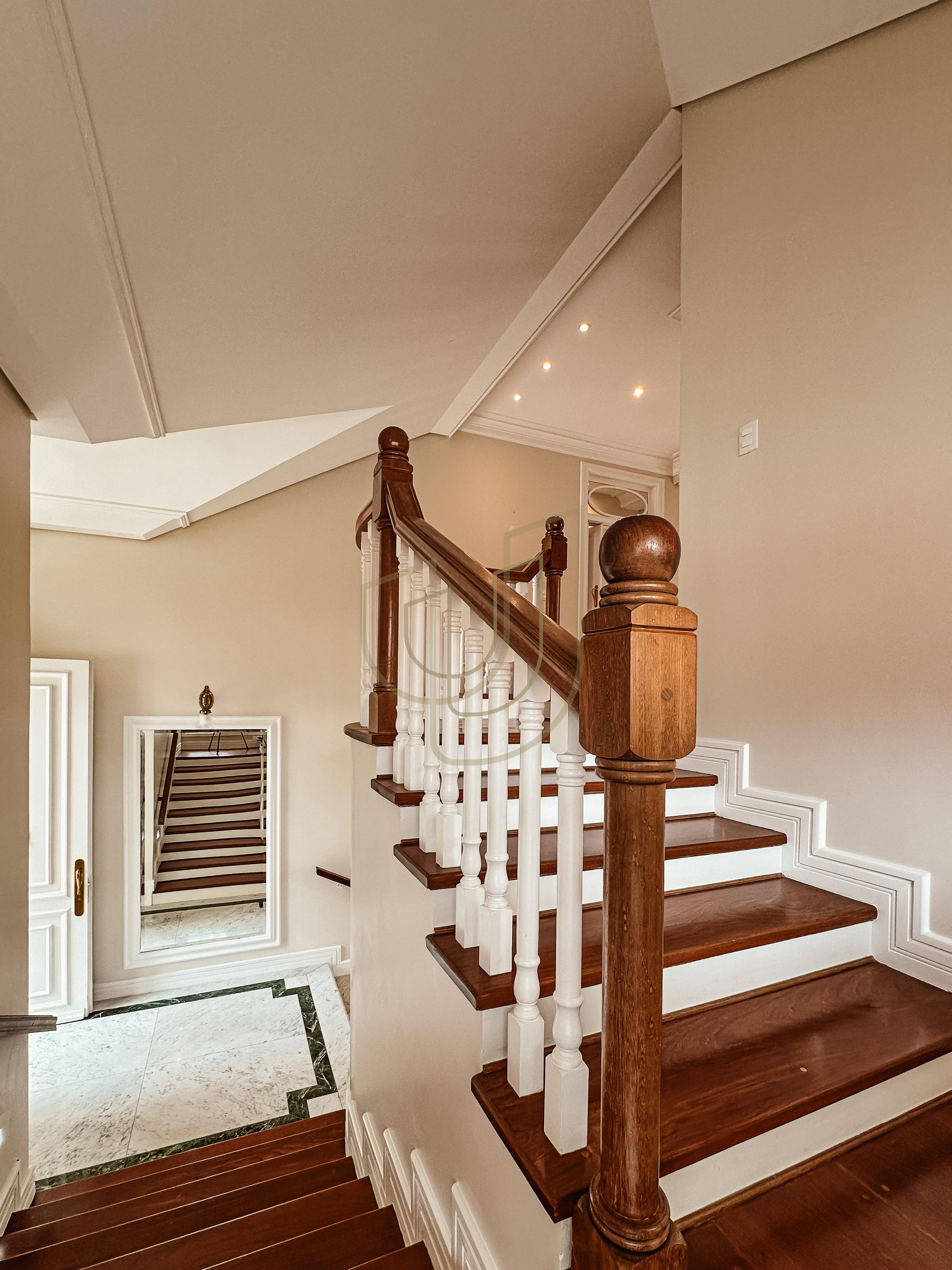 Casa com 3 Dormit&oacute;rios no Condom&iacute;nio Altos da Serra I  São José dos Campos - 