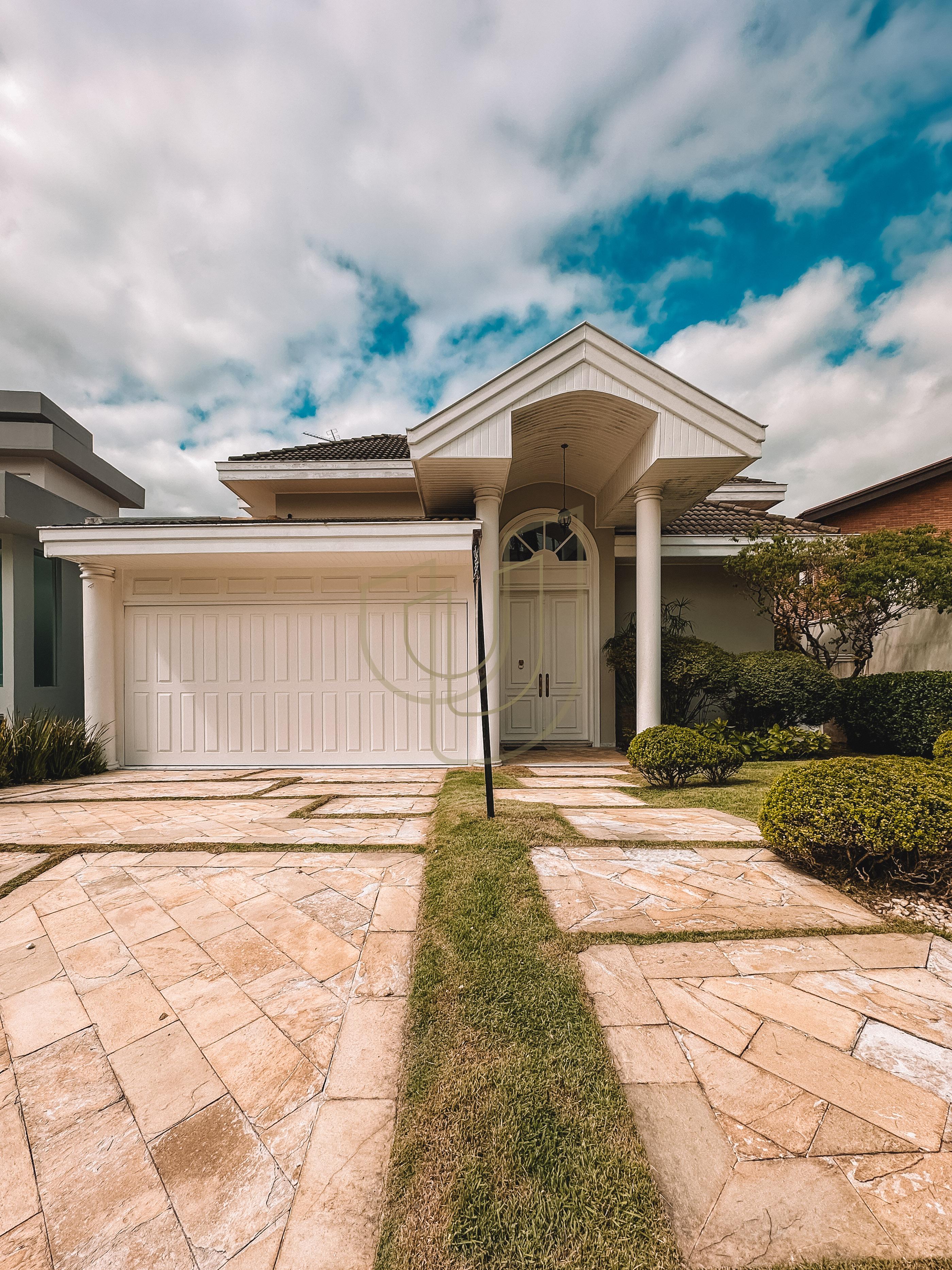 Casa com 3 Dormit&oacute;rios no Condom&iacute;nio Altos da Serra I  São José dos Campos - 