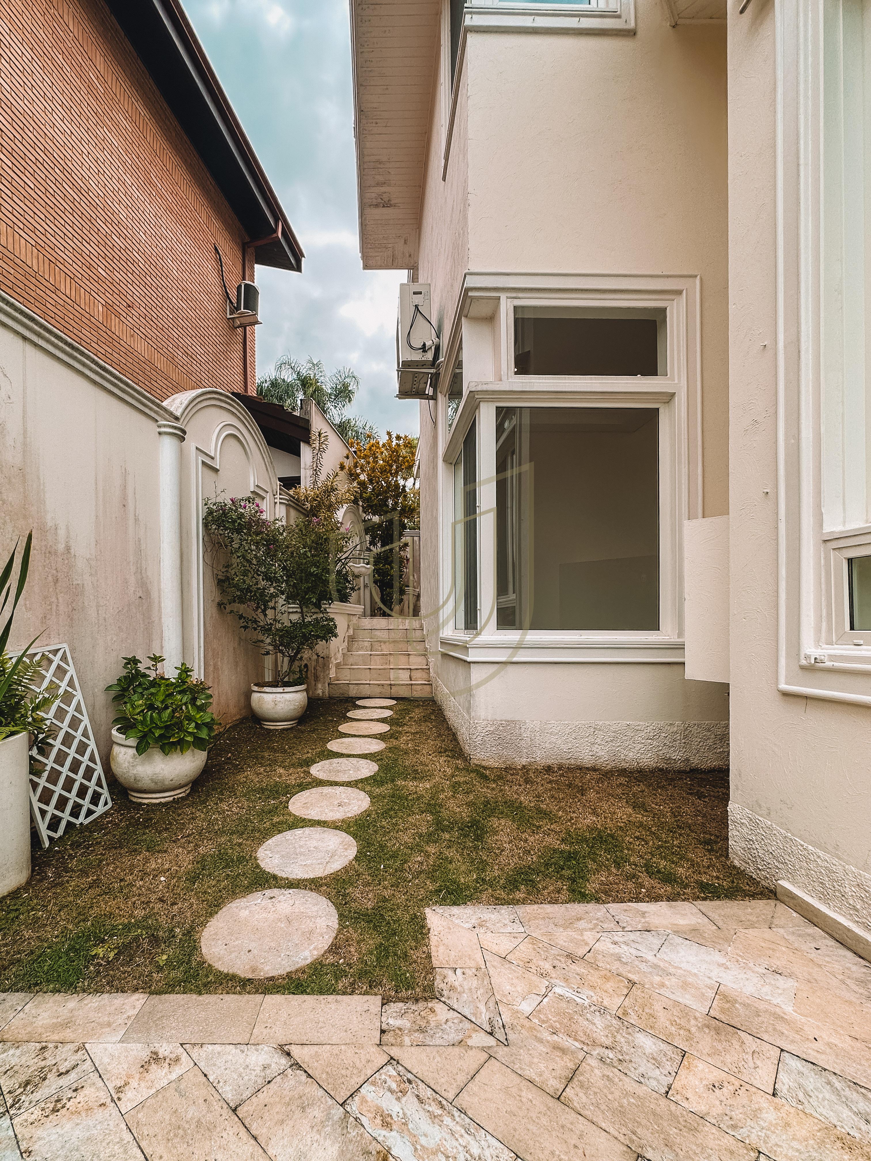 Casa com 3 Dormit&oacute;rios no Condom&iacute;nio Altos da Serra I  São José dos Campos - 