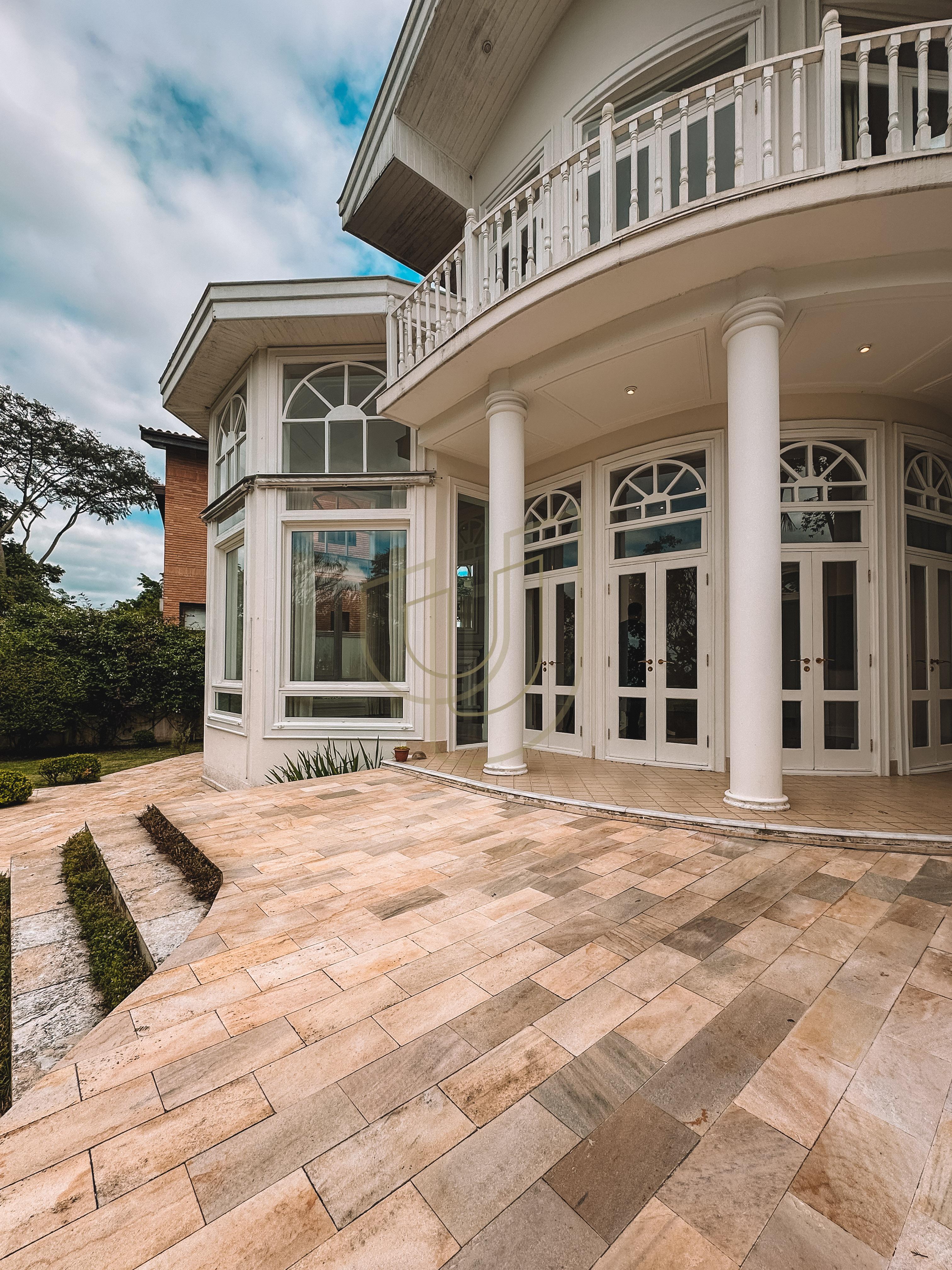 Casa com 3 Dormit&oacute;rios no Condom&iacute;nio Altos da Serra I  São José dos Campos - 