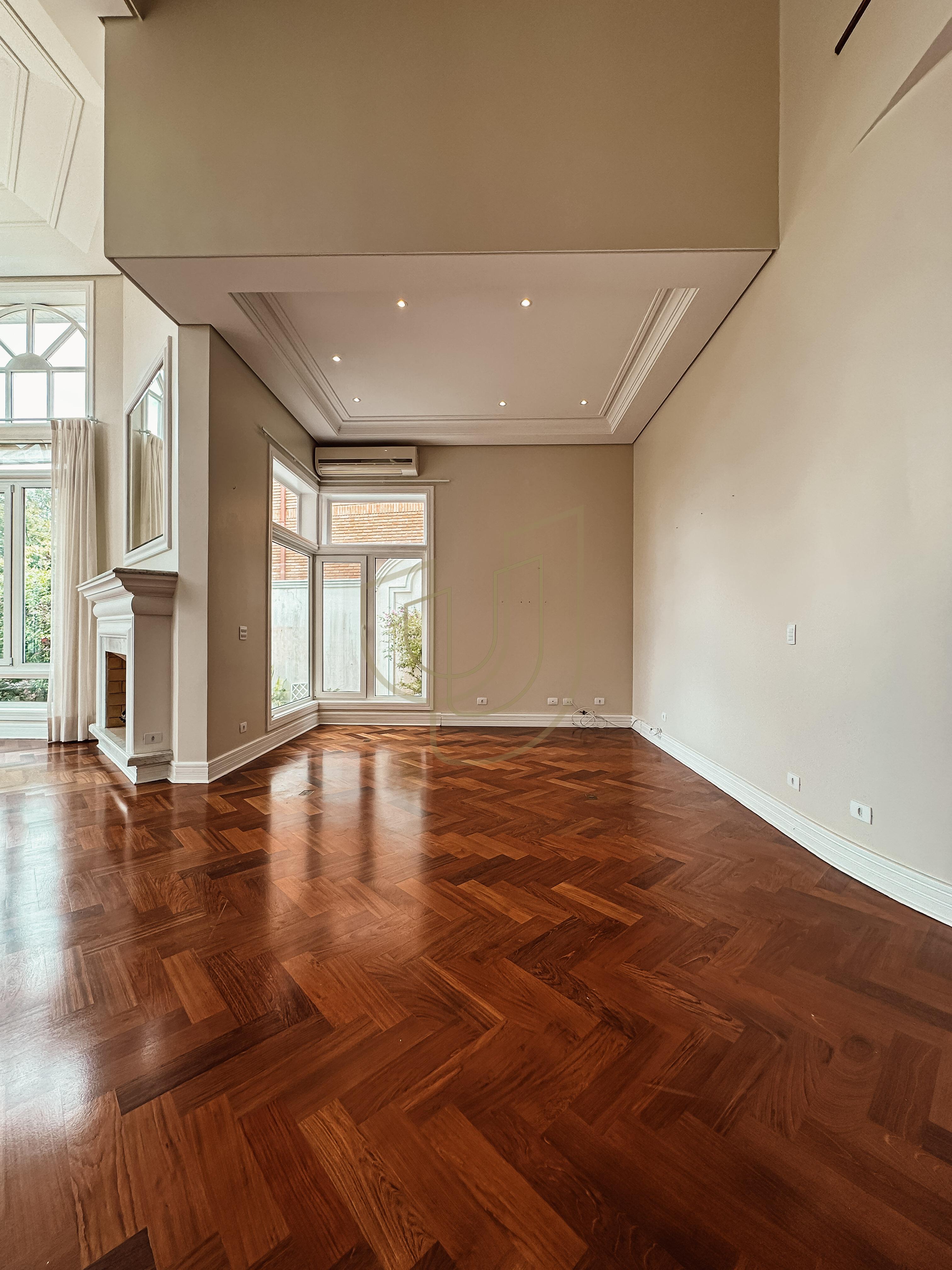 Casa com 3 Dormit&oacute;rios no Condom&iacute;nio Altos da Serra I  São José dos Campos - 