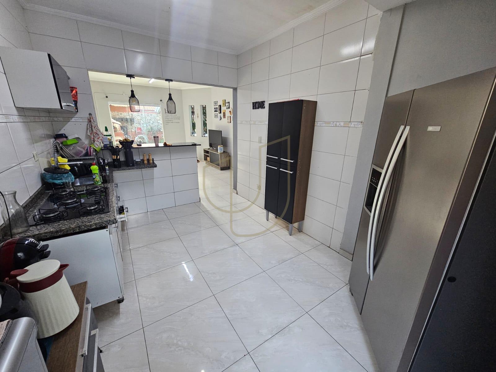 Casa com 3 Dormit&oacute;rios e Churrasqueira no Vila Branca - Jacare&iacute;  Jacareí - 