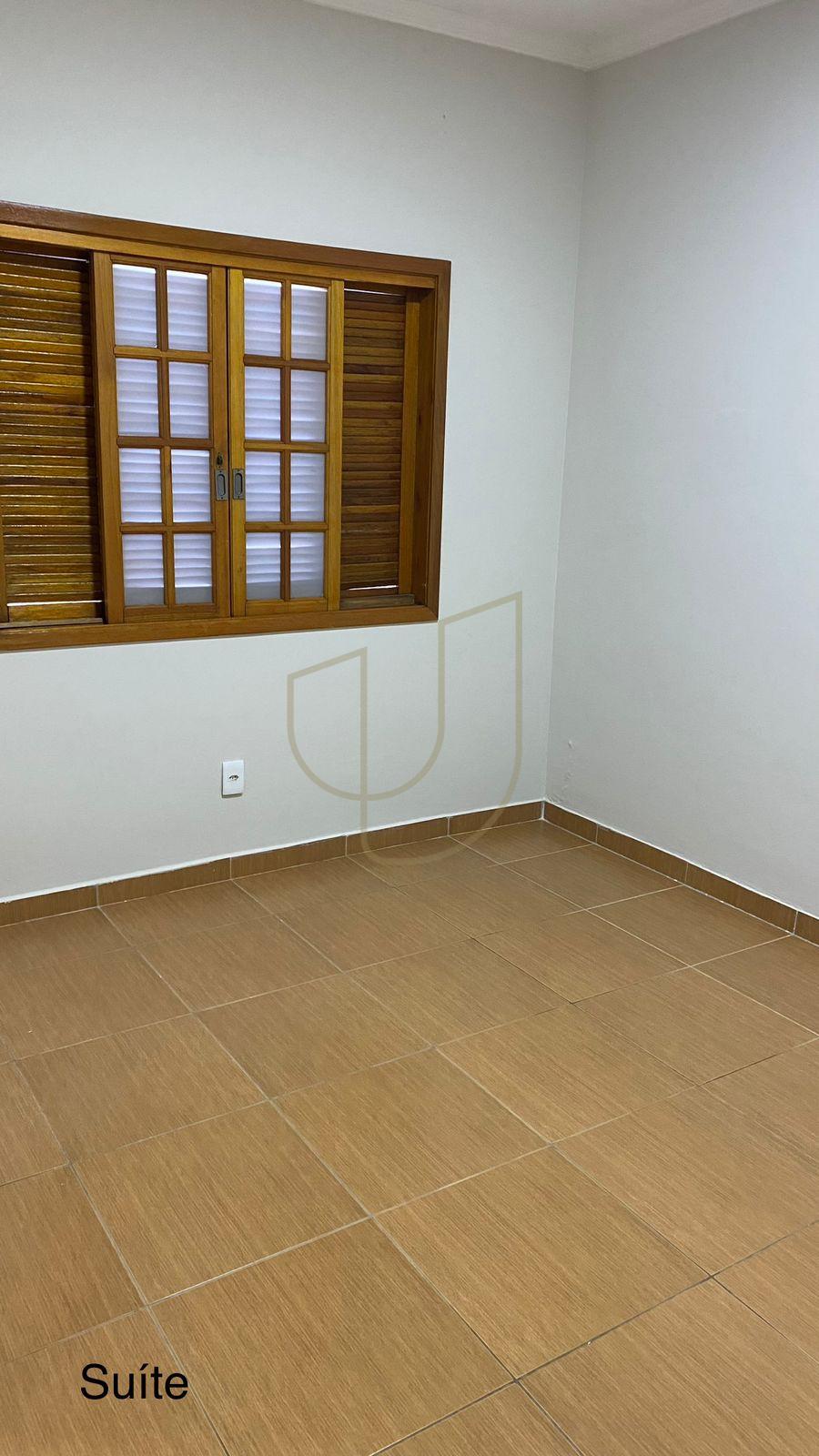 Casa com 3 Dormit&oacute;rios e Churrasqueira no Vila Branca - Jacare&iacute;  Jacareí - 