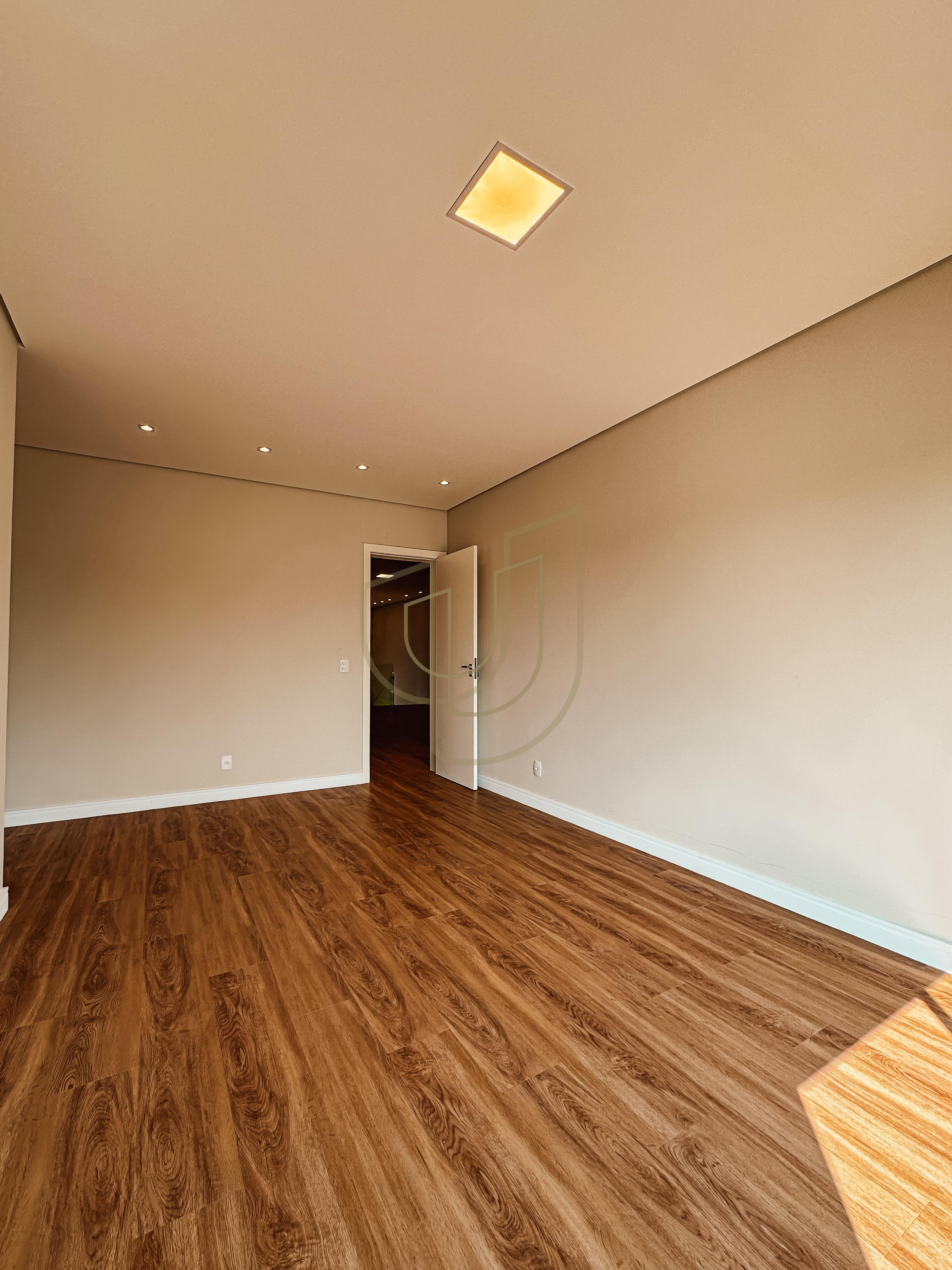 Sobrado com 4 Su&iacute;tes no Condom&iacute;nio Vivva Jacare&iacute; Avenida Antônio Abdon Abrahão Jacareí - 