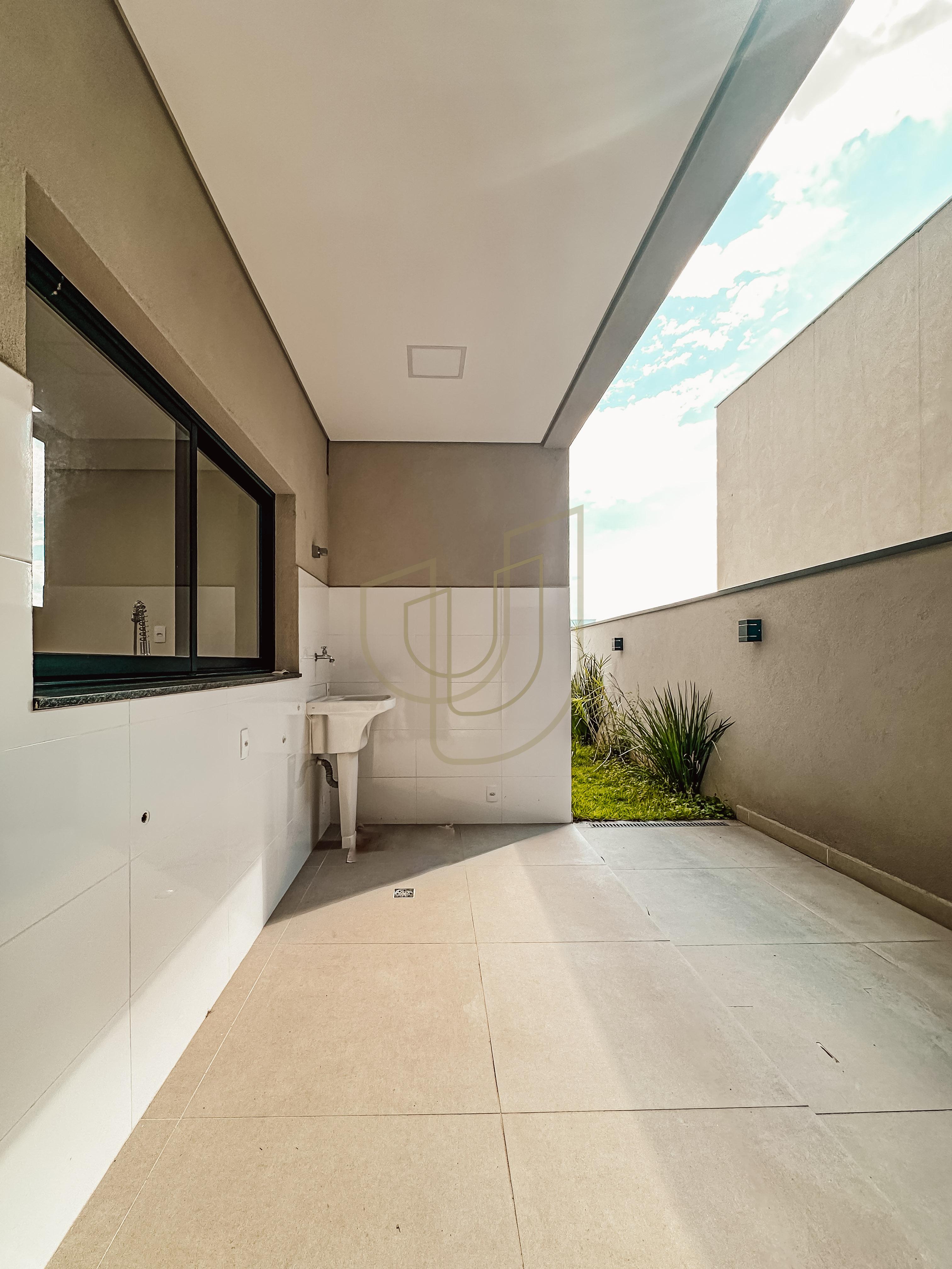 Sobrado com 4 Su&iacute;tes no Condom&iacute;nio Vivva Jacare&iacute; Avenida Antônio Abdon Abrahão Jacareí - 