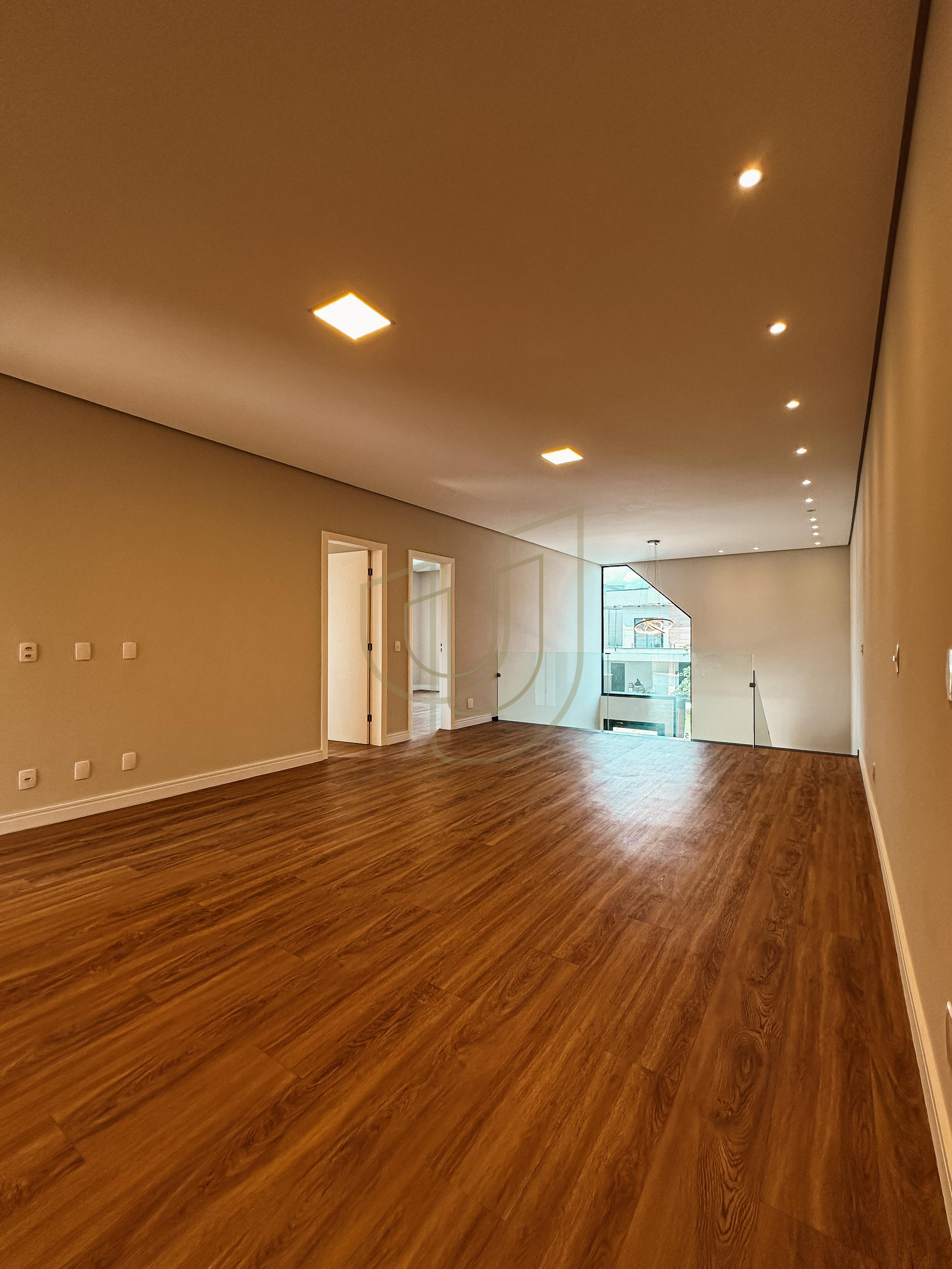 Sobrado com 4 Su&iacute;tes no Condom&iacute;nio Vivva Jacare&iacute; Avenida Antônio Abdon Abrahão Jacareí - 