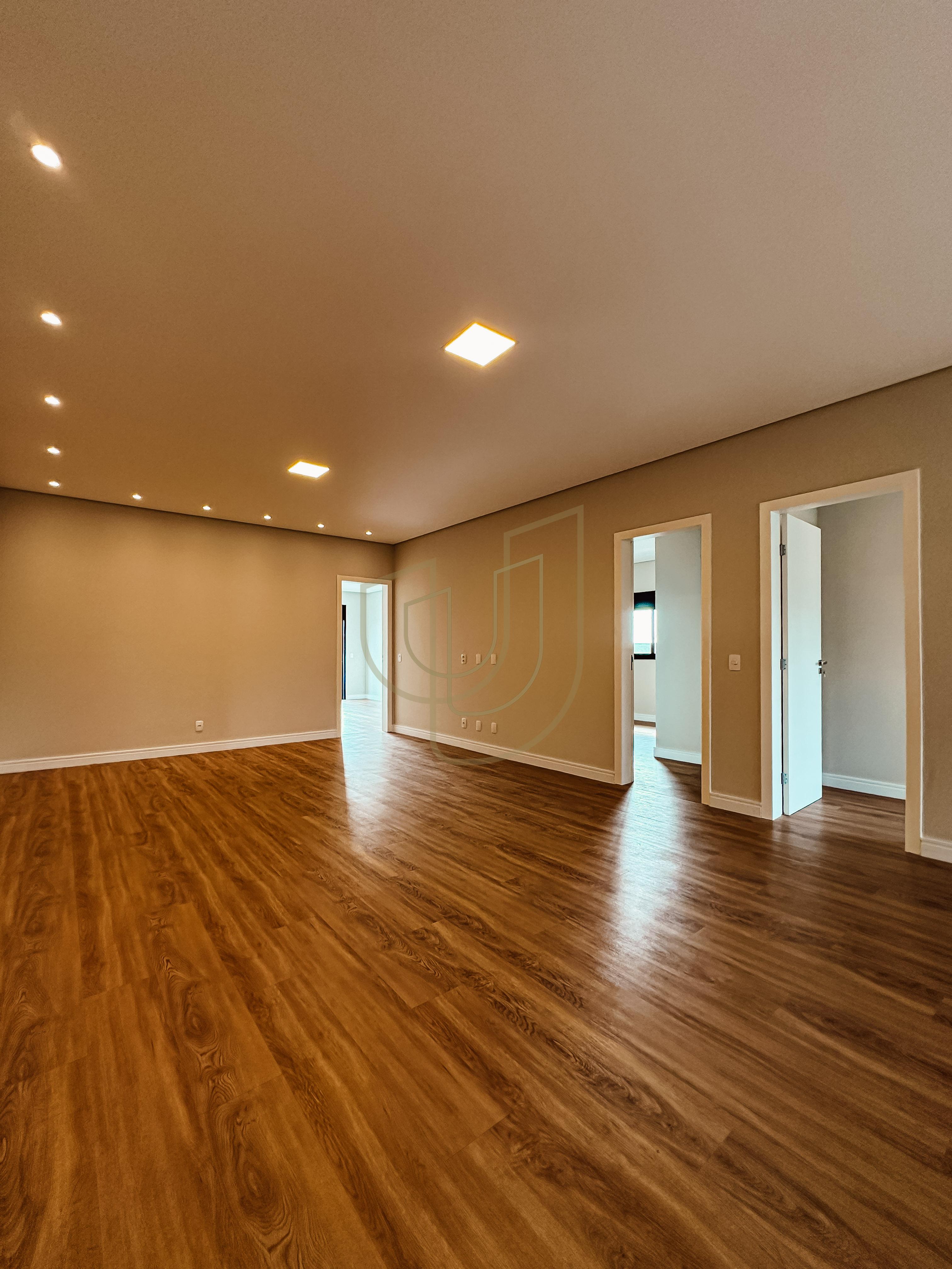 Sobrado com 4 Su&iacute;tes no Condom&iacute;nio Vivva Jacare&iacute; Avenida Antônio Abdon Abrahão Jacareí - 