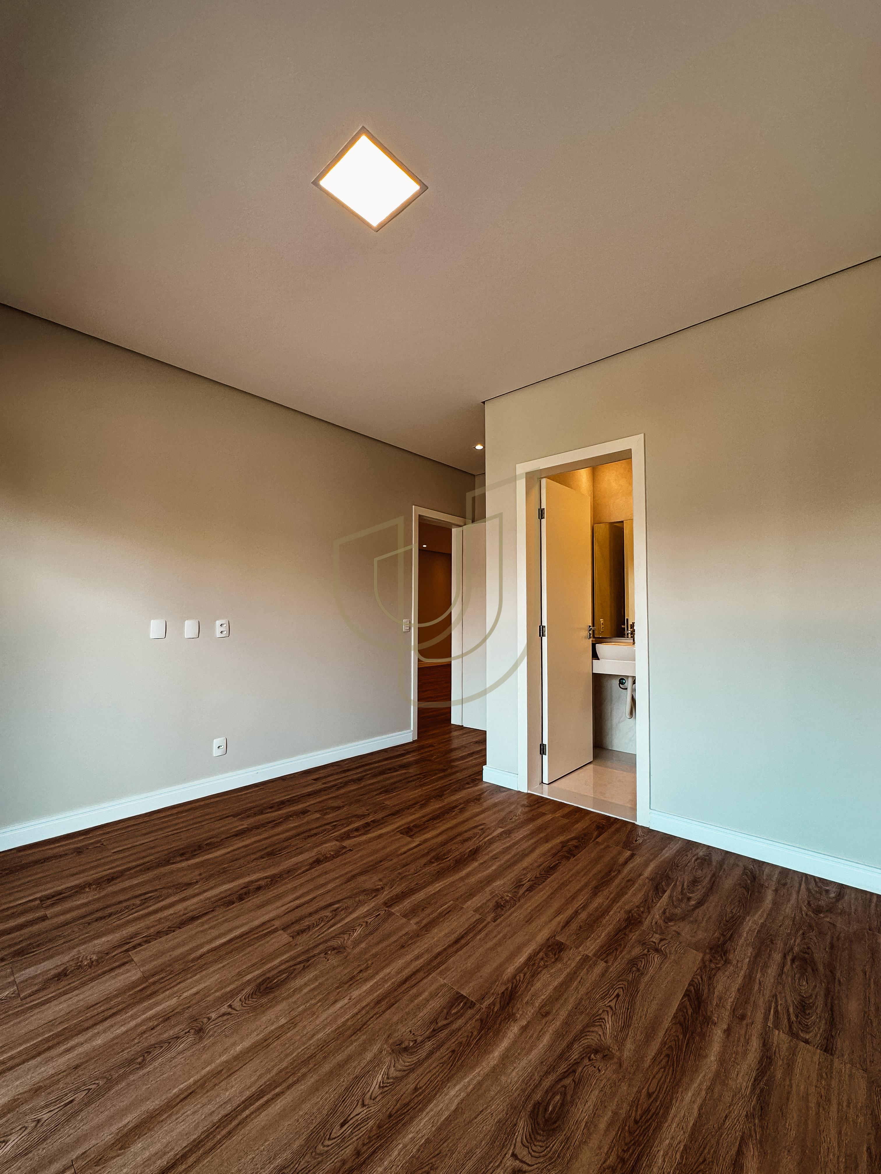 Sobrado com 4 Su&iacute;tes no Condom&iacute;nio Vivva Jacare&iacute; Avenida Antônio Abdon Abrahão Jacareí - 