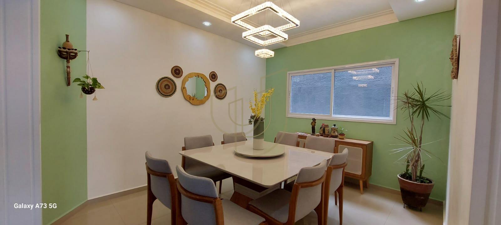 Sobrado com 3 Su&iacute;tes no Condom&iacute;nio Terras do Vale Avenida das Palmeiras Caçapava - 