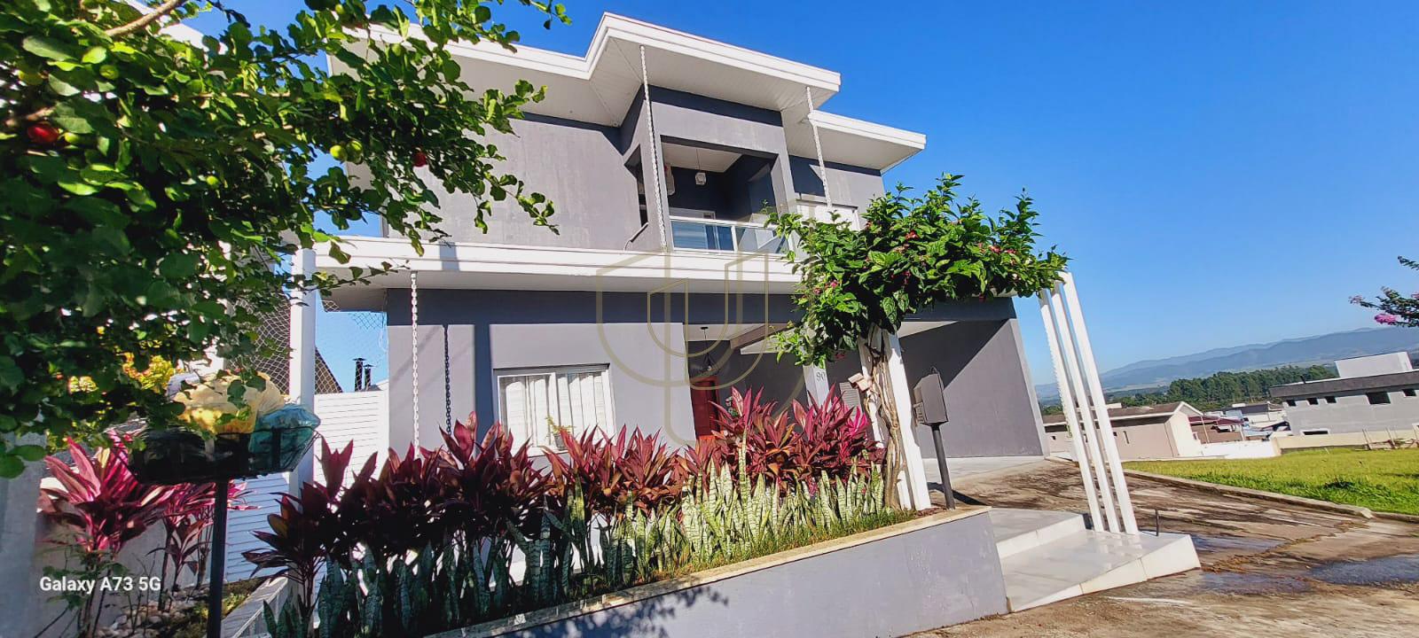 Sobrado com 3 Su&iacute;tes no Condom&iacute;nio Terras do Vale Avenida das Palmeiras Caçapava - 