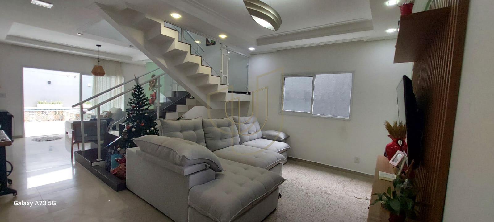 Sobrado com 3 Su&iacute;tes no Condom&iacute;nio Terras do Vale Avenida das Palmeiras Caçapava - 