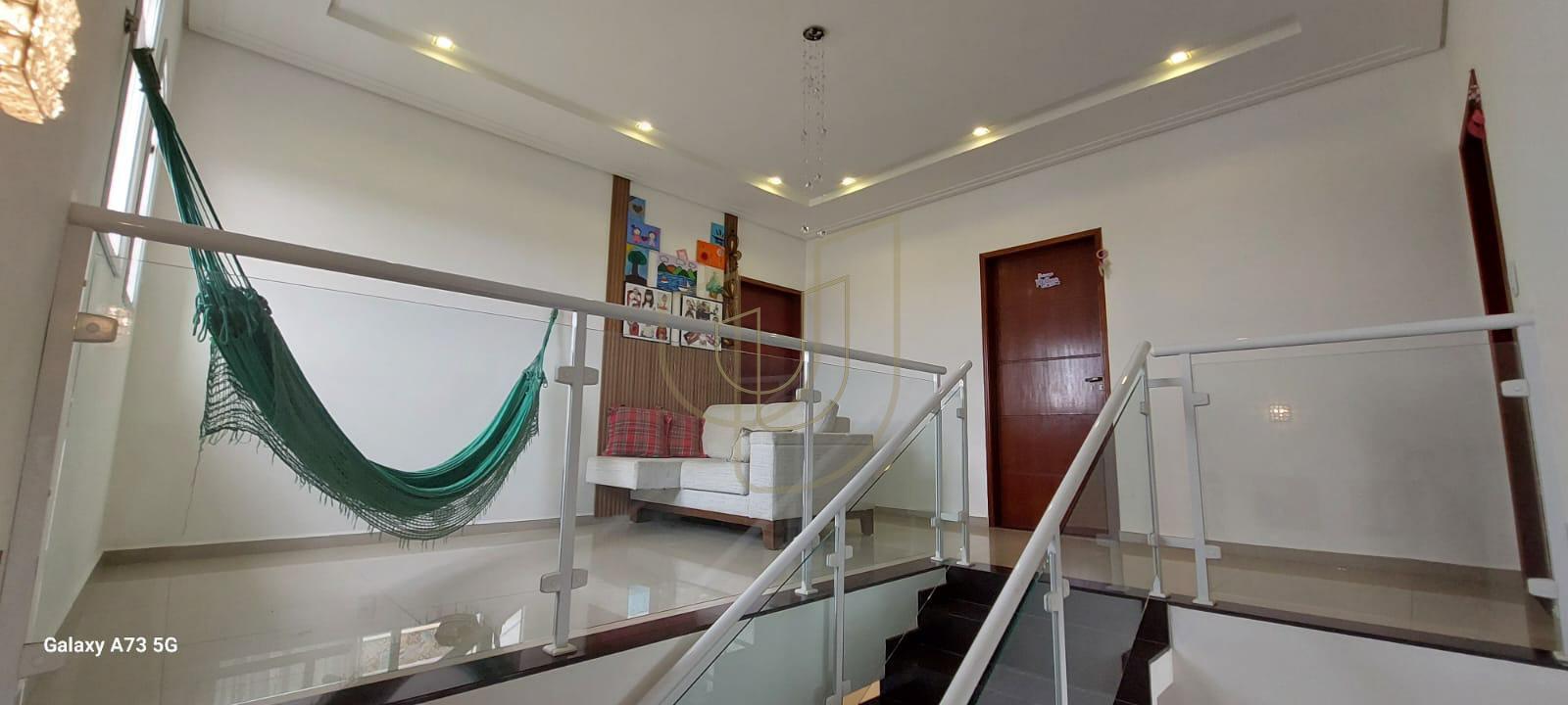 Sobrado com 3 Su&iacute;tes no Condom&iacute;nio Terras do Vale Avenida das Palmeiras Caçapava - 