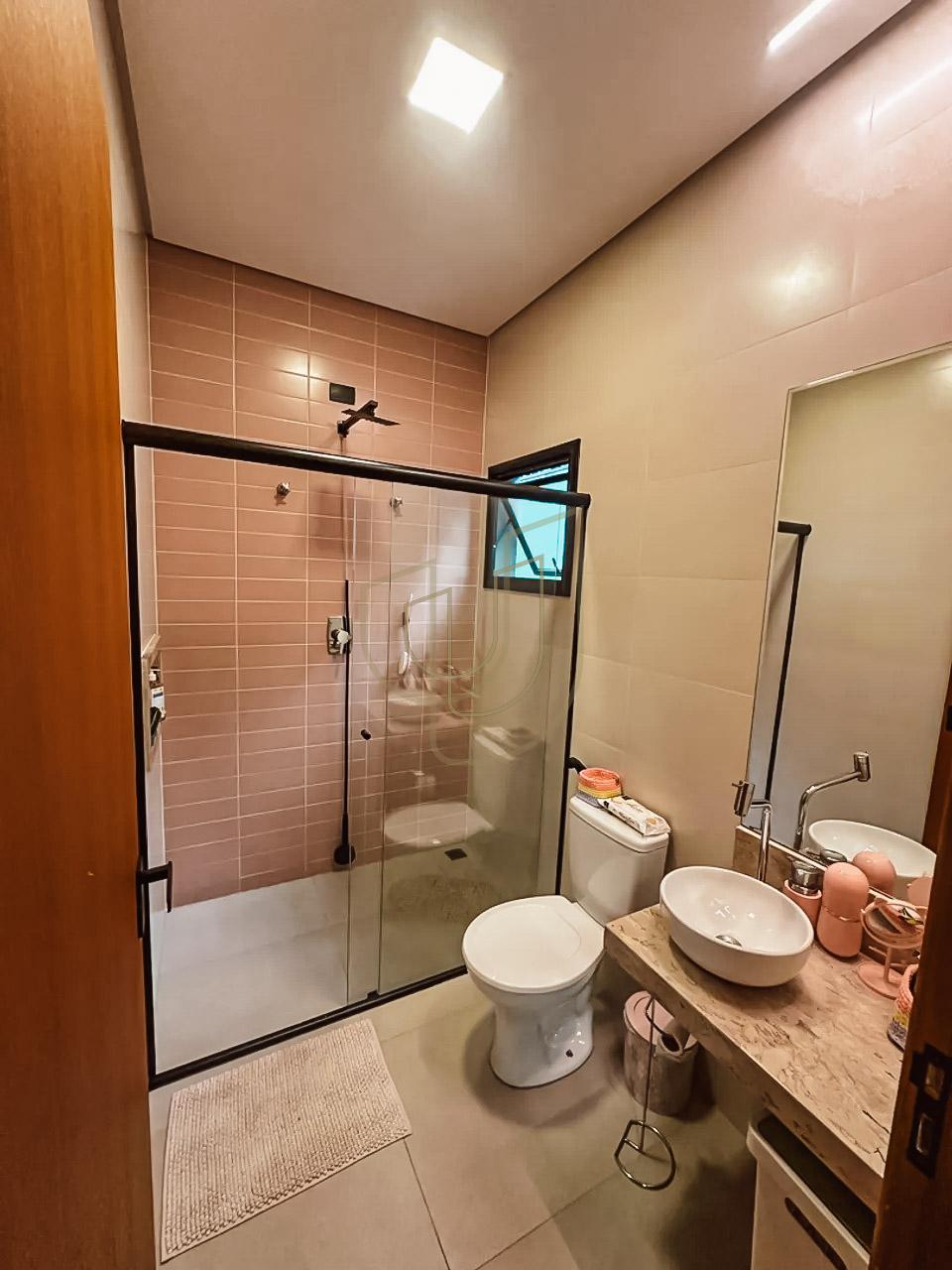 Casa T&eacute;rrea com 3 Su&iacute;tes no Condom&iacute;nio Villa Branca Av Villa Lobo Jacareí - 