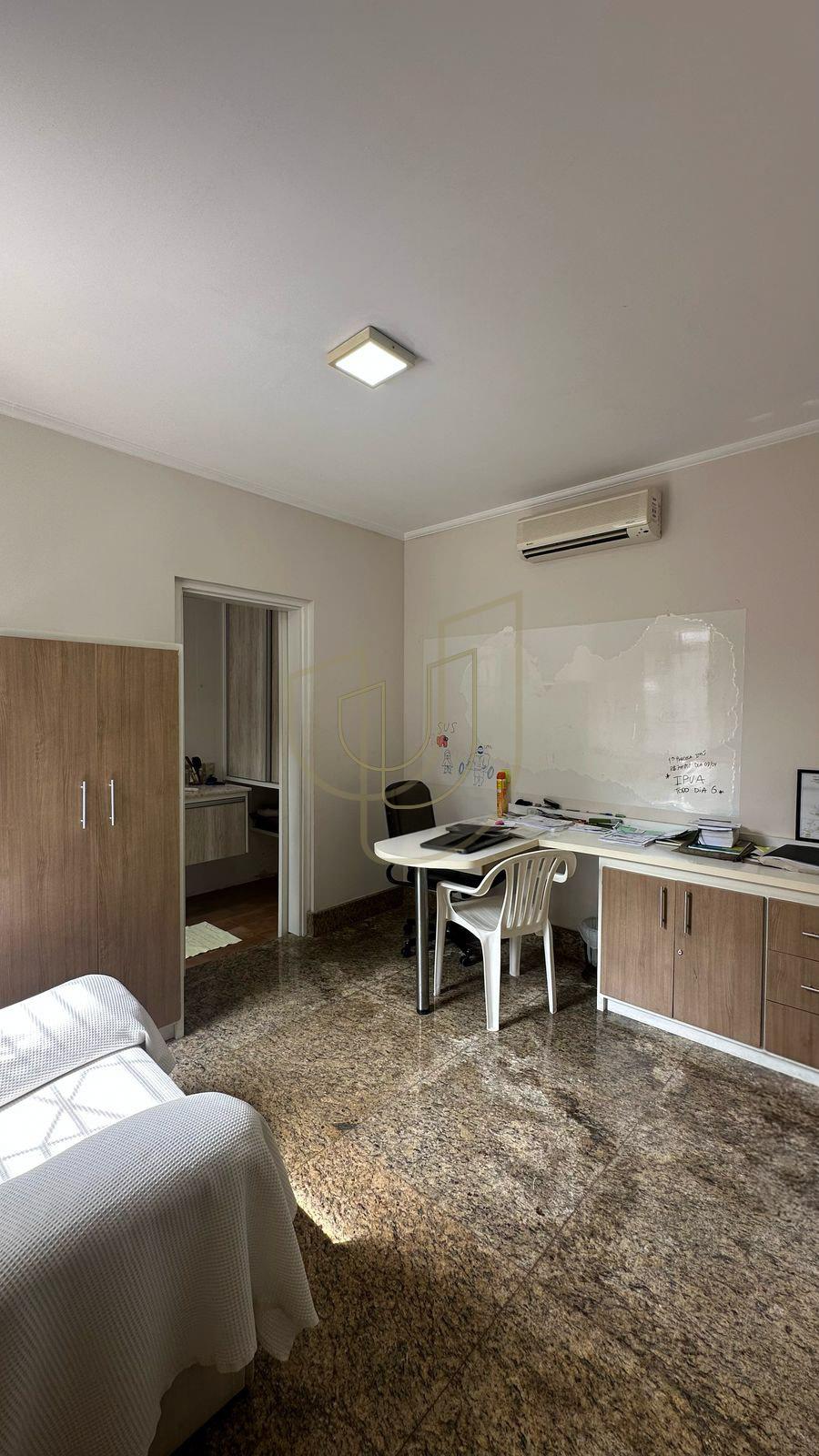 Casa T&eacute;rrea com 4 Su&iacute;tes no Jardim Esplanada Rua Pio XII São José dos Campos - 