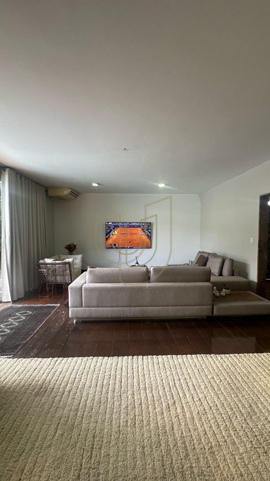 Casa T&eacute;rrea com 4 Su&iacute;tes no Jardim Esplanada Rua Pio XII São José dos Campos - 