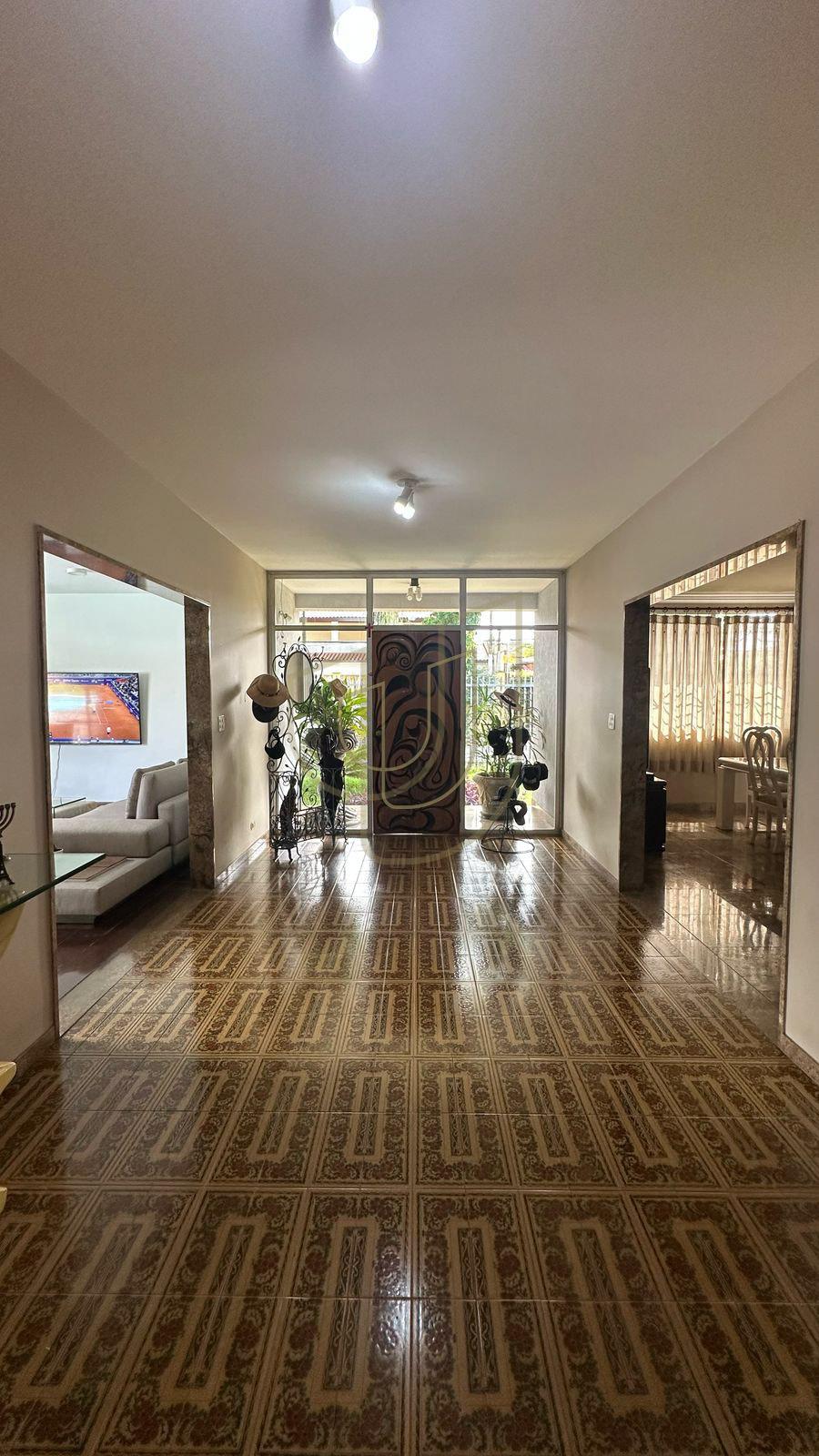 Casa T&eacute;rrea com 4 Su&iacute;tes no Jardim Esplanada Rua Pio XII São José dos Campos - 