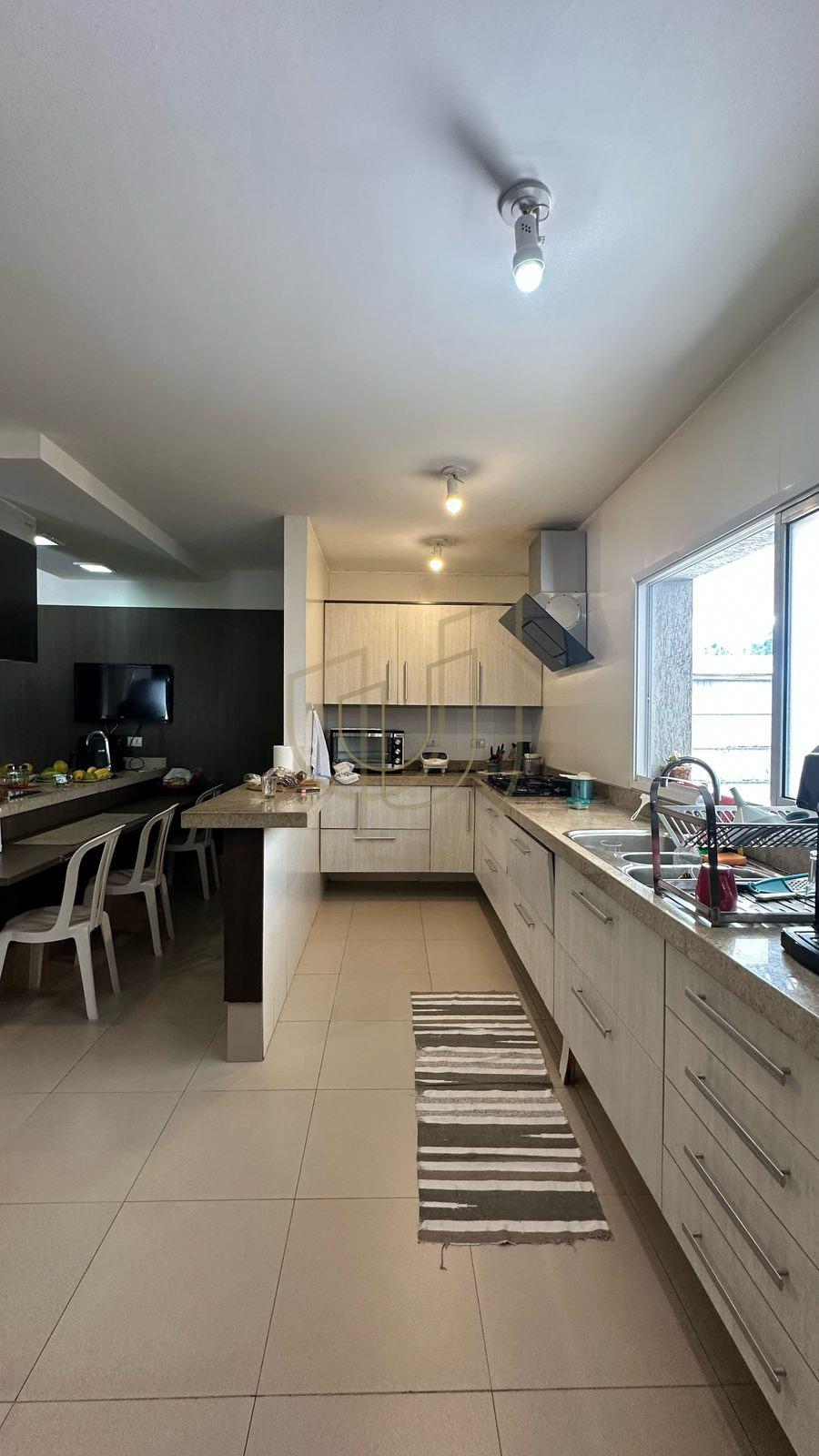 Casa T&eacute;rrea com 4 Su&iacute;tes no Jardim Esplanada Rua Pio XII São José dos Campos - 