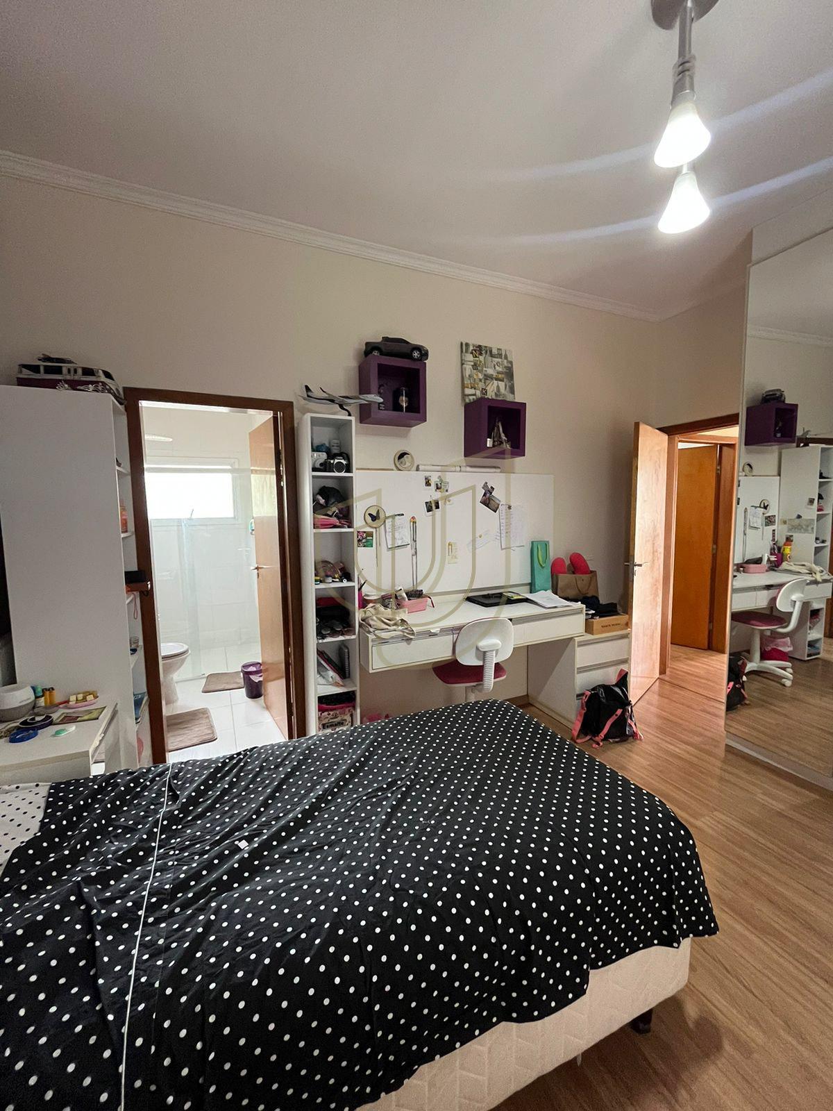 Casa com 3 Su&iacute;tes no Residencial Villa Branca I Avenida Villa Lobo Jacareí - 