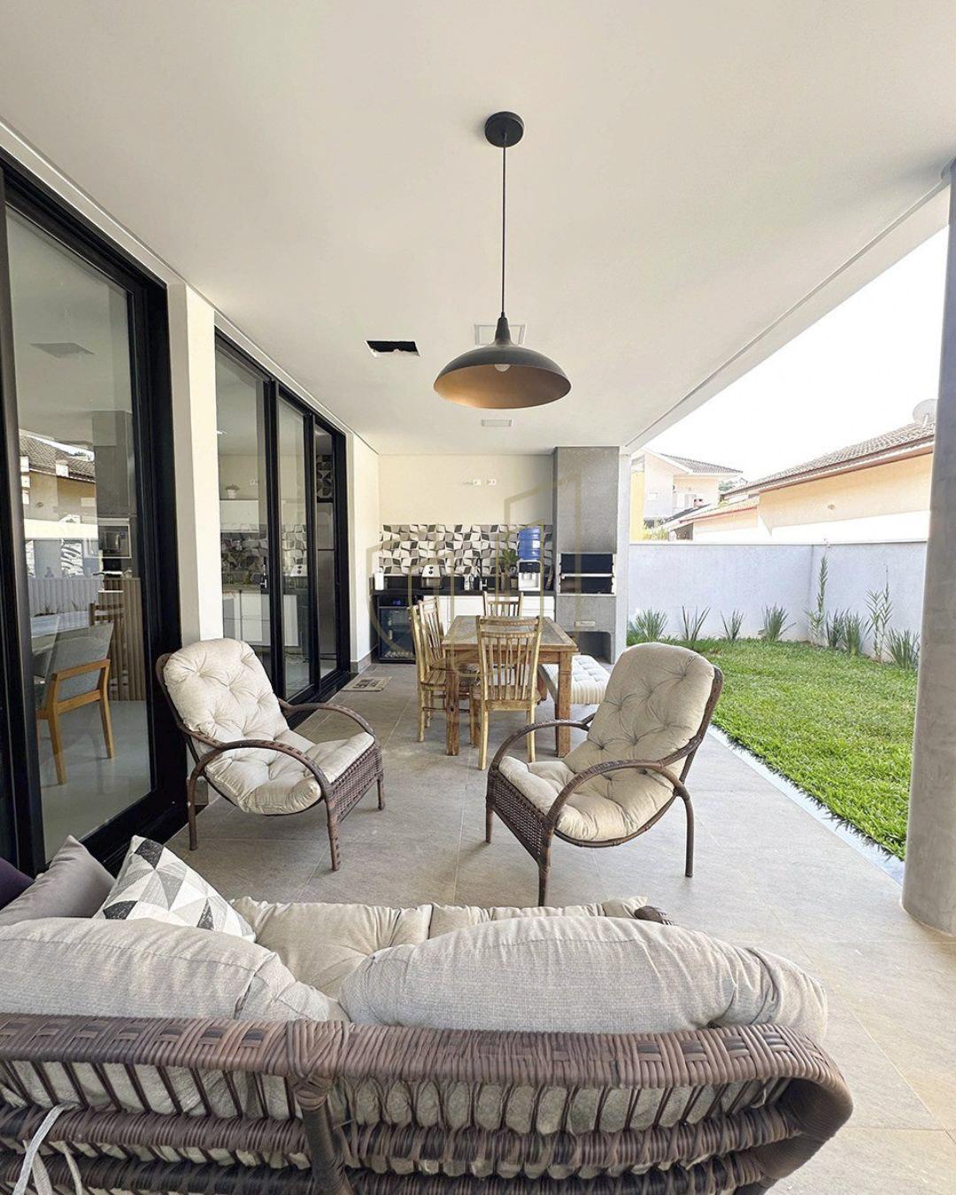 Casa com 4 Su&iacute;tes no Residencial Eldorado Rua Benedito Pinotti São José dos Campos - 