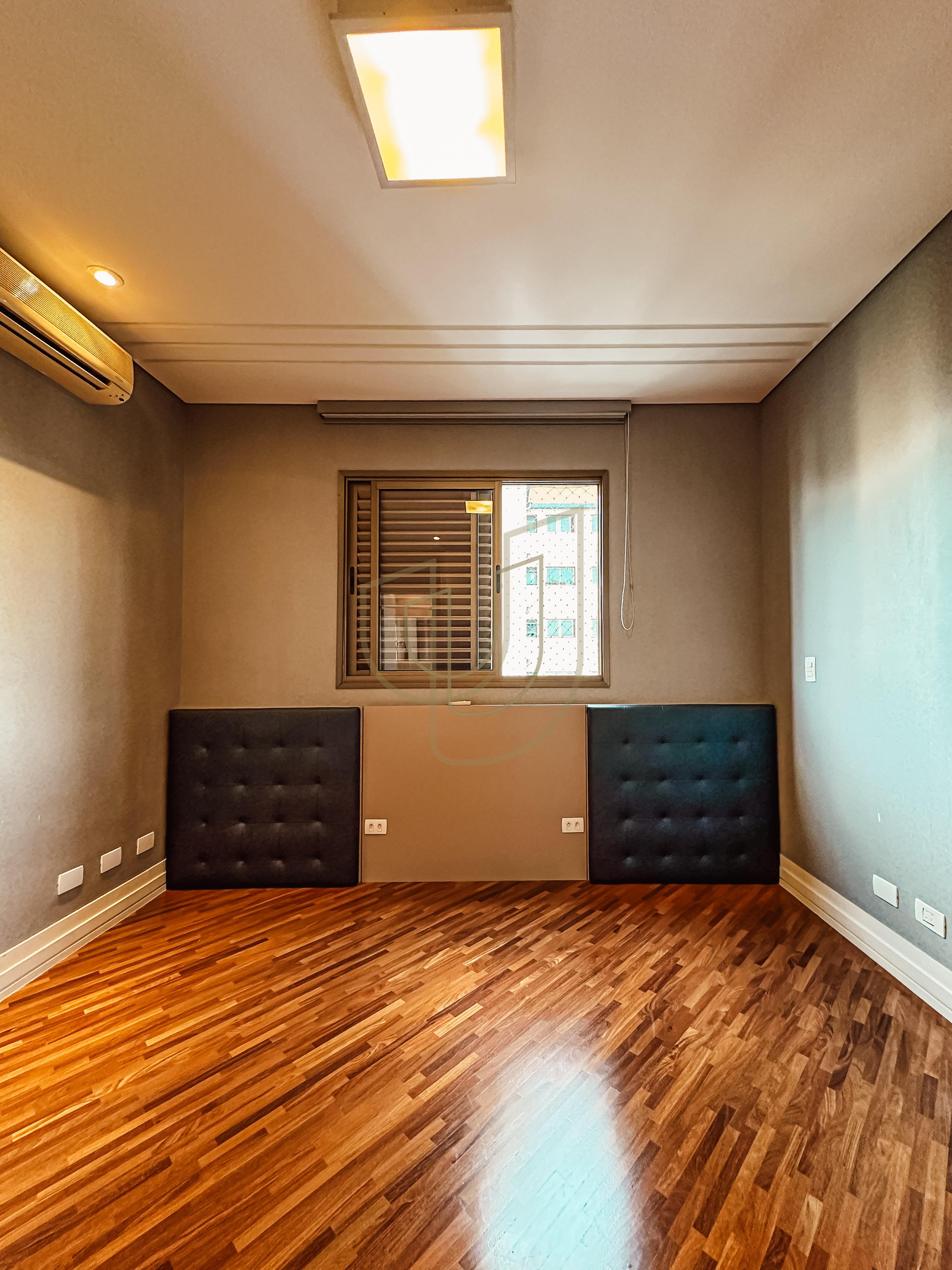 Apartamento com 4 Su&iacute;tes no Condom&iacute;nio Edif&iacute;cio Bonaire Rua Doutor Jorge de Oliveira Coutinho São José dos Campos - 