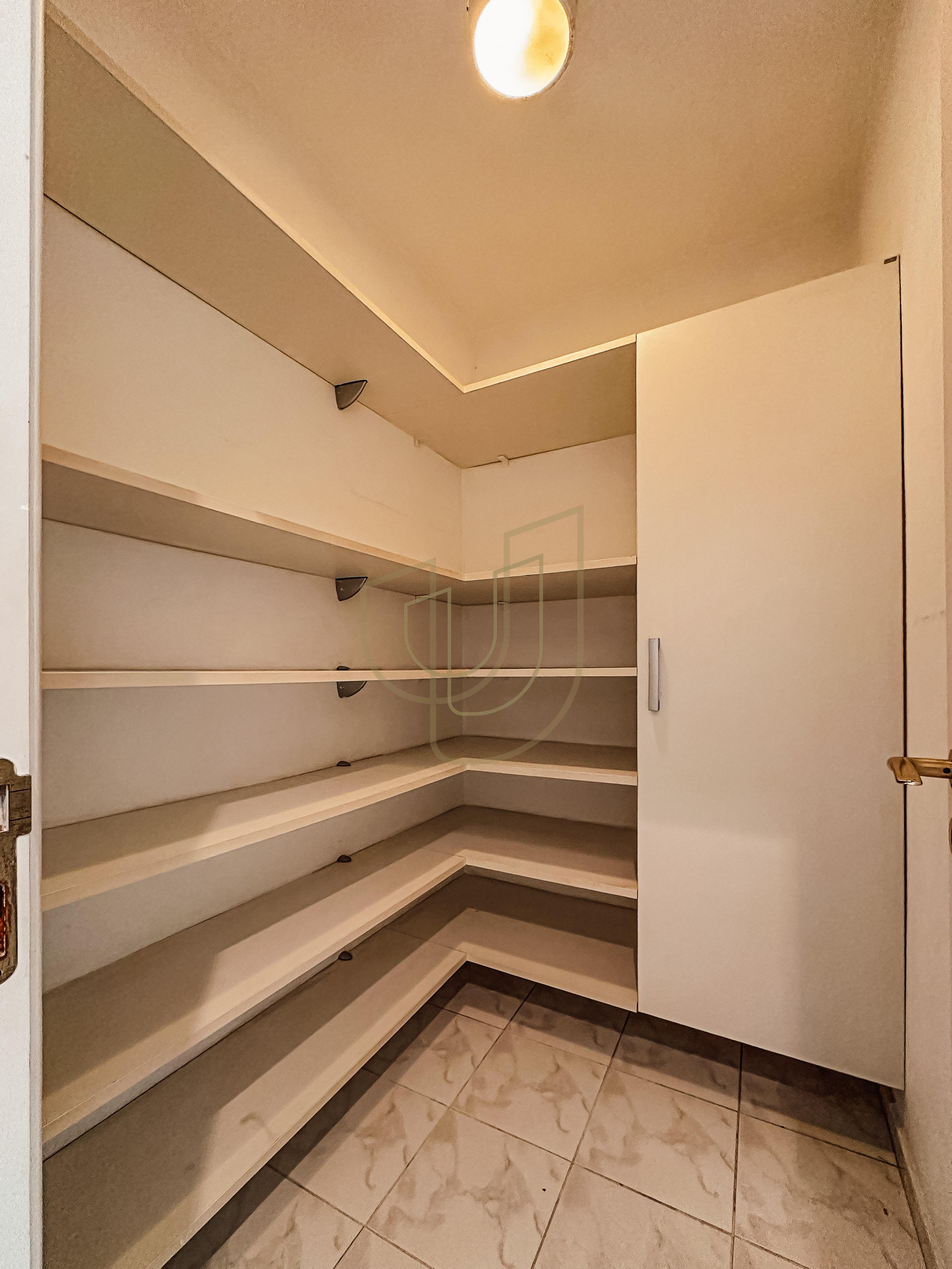 Apartamento com 4 Su&iacute;tes no Condom&iacute;nio Edif&iacute;cio Bonaire Rua Doutor Jorge de Oliveira Coutinho São José dos Campos - 