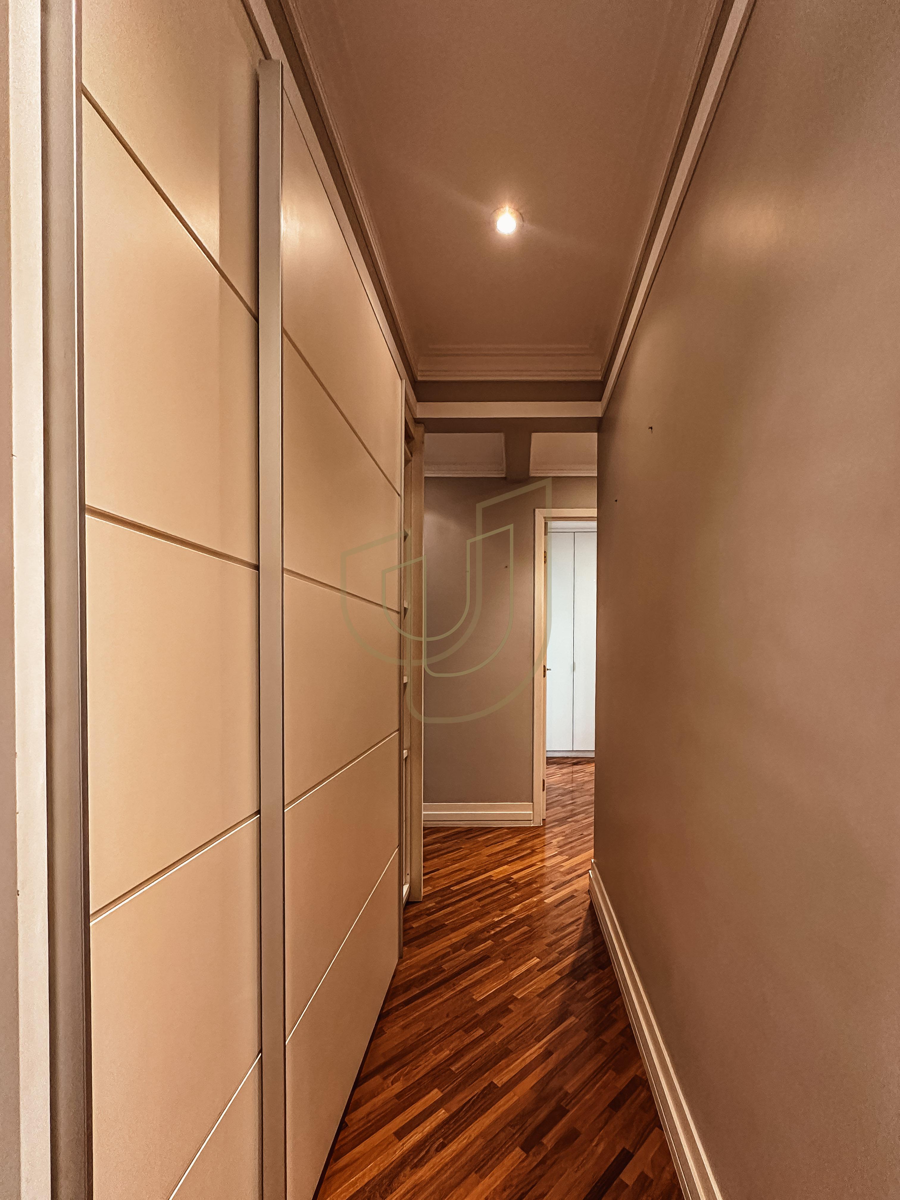 Apartamento com 4 Su&iacute;tes no Condom&iacute;nio Edif&iacute;cio Bonaire Rua Doutor Jorge de Oliveira Coutinho São José dos Campos - 