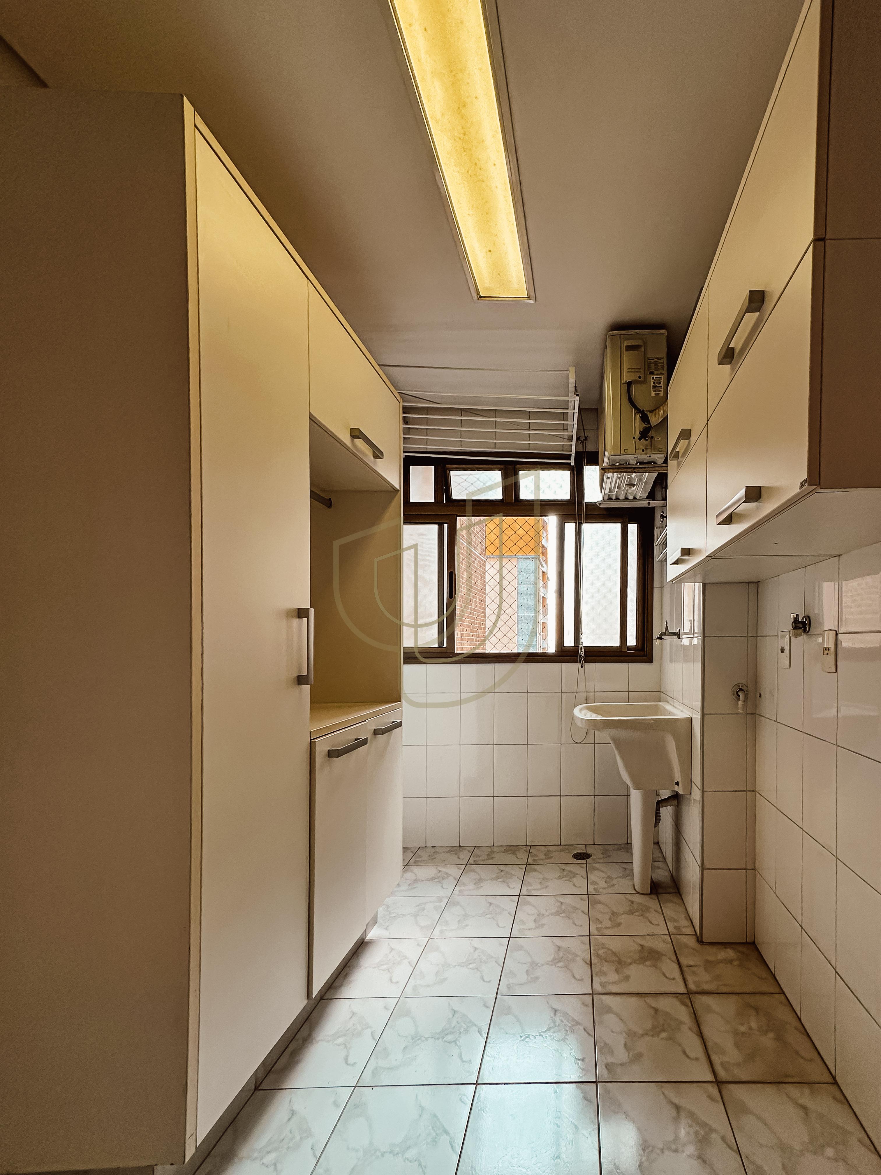 Apartamento com 4 Su&iacute;tes no Condom&iacute;nio Edif&iacute;cio Bonaire Rua Doutor Jorge de Oliveira Coutinho São José dos Campos - 