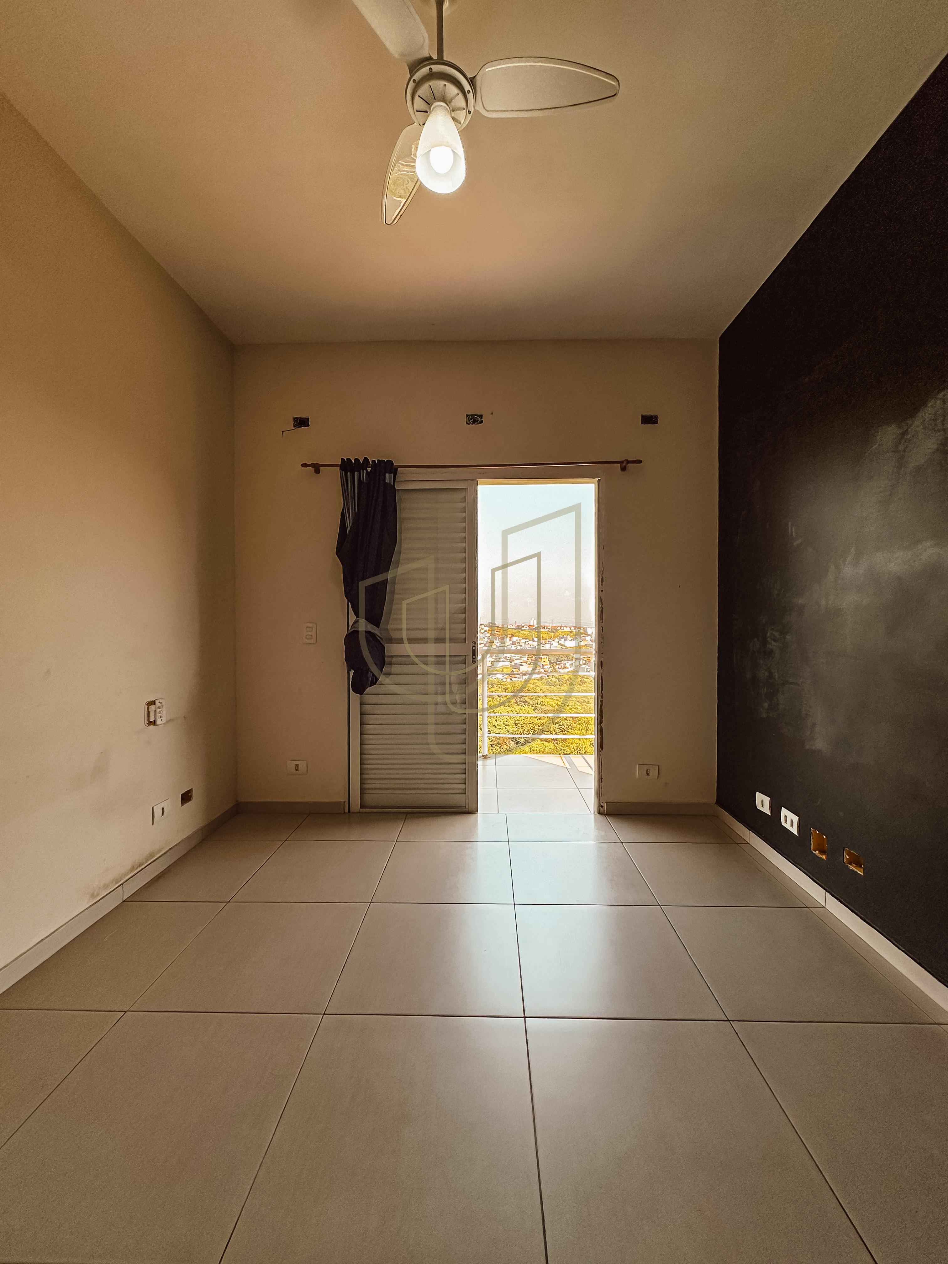 Casa com 3 Su&iacute;tes no Condom&iacute;nio Mirante do Vale Estrada Rio Comprido Jacareí - 