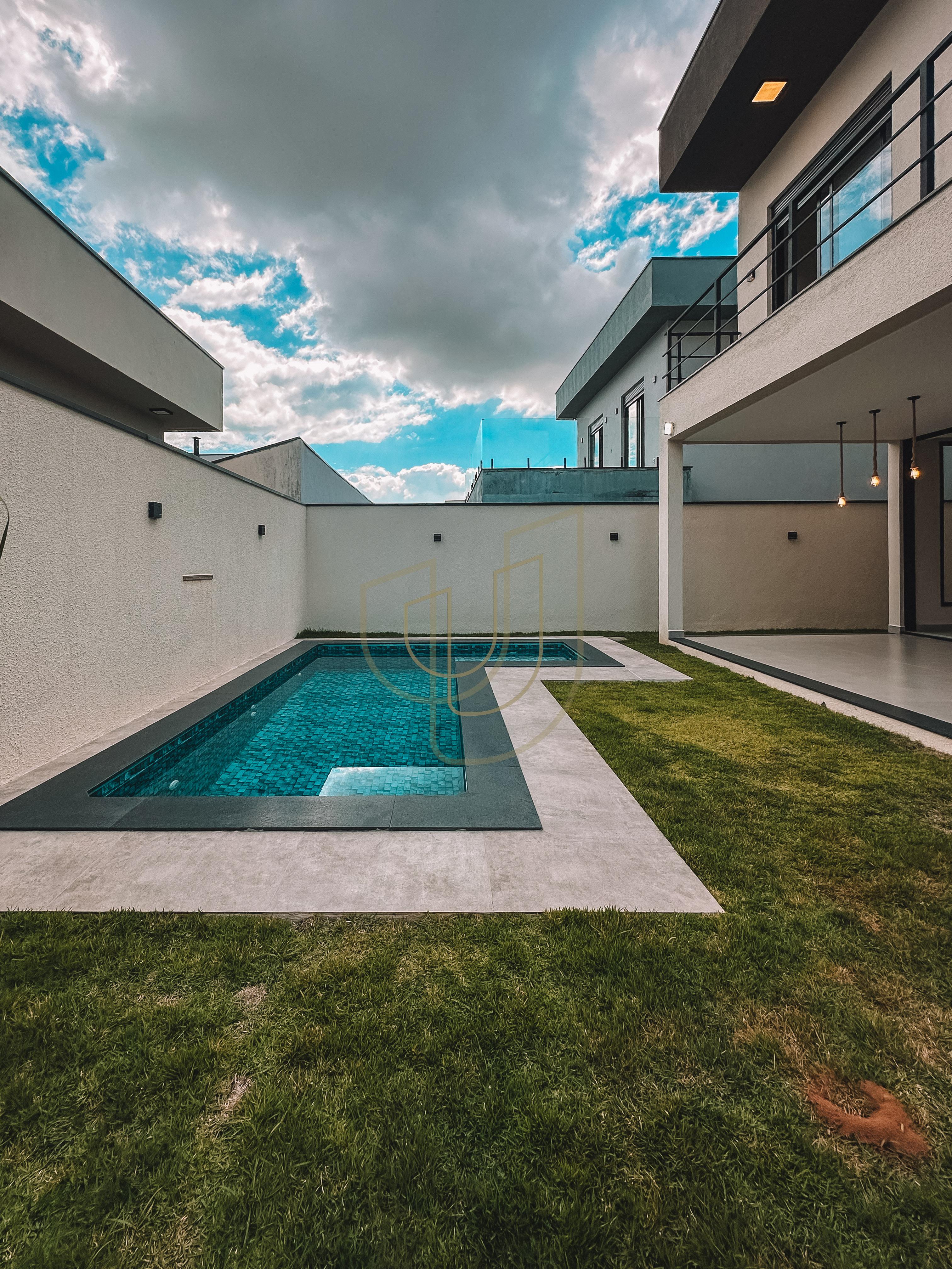 Sobrado com 3 Dormit&oacute;rios no Residencial Foga&ccedil;a Rod. General Euryale de Jesus Zerbine, 59 Jacareí - 