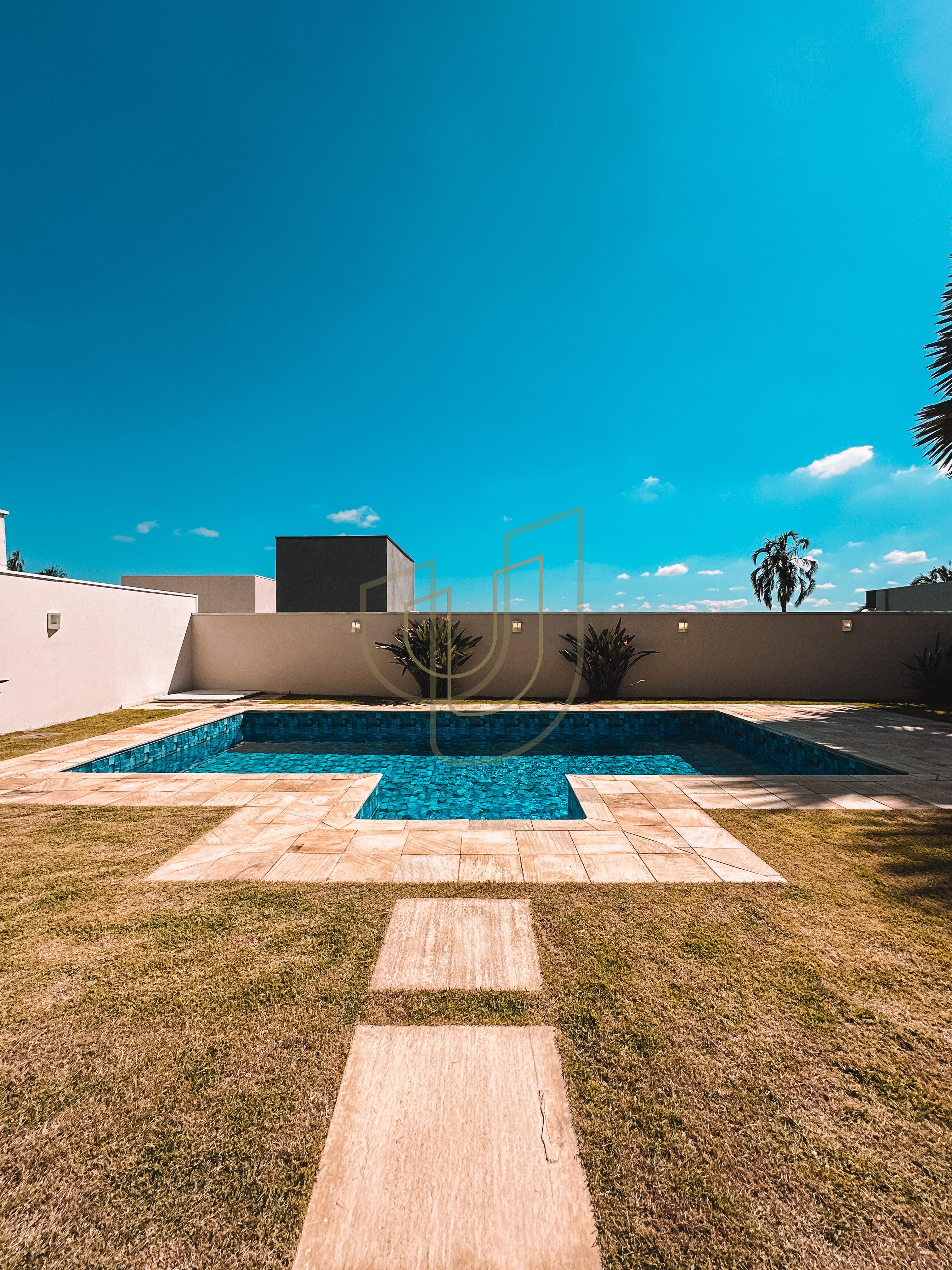 Sobrado com 4 Su&iacute;tes no Residencial Jaguary Av. Aquarela do Brasil São José dos Campos - 