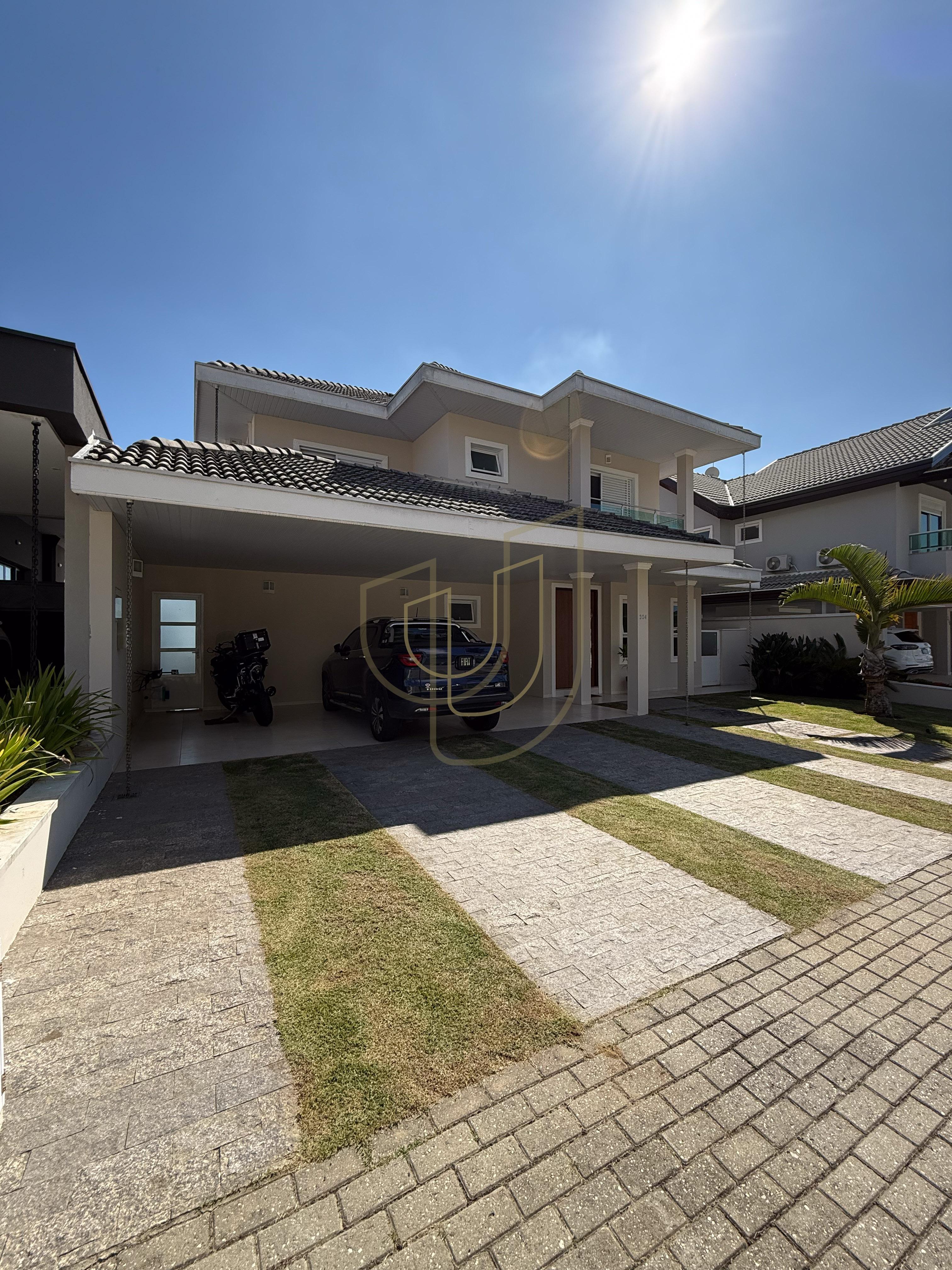 Sobrado com 4 Su&iacute;tes no Residencial Jaguary Av. Aquarela do Brasil São José dos Campos - 