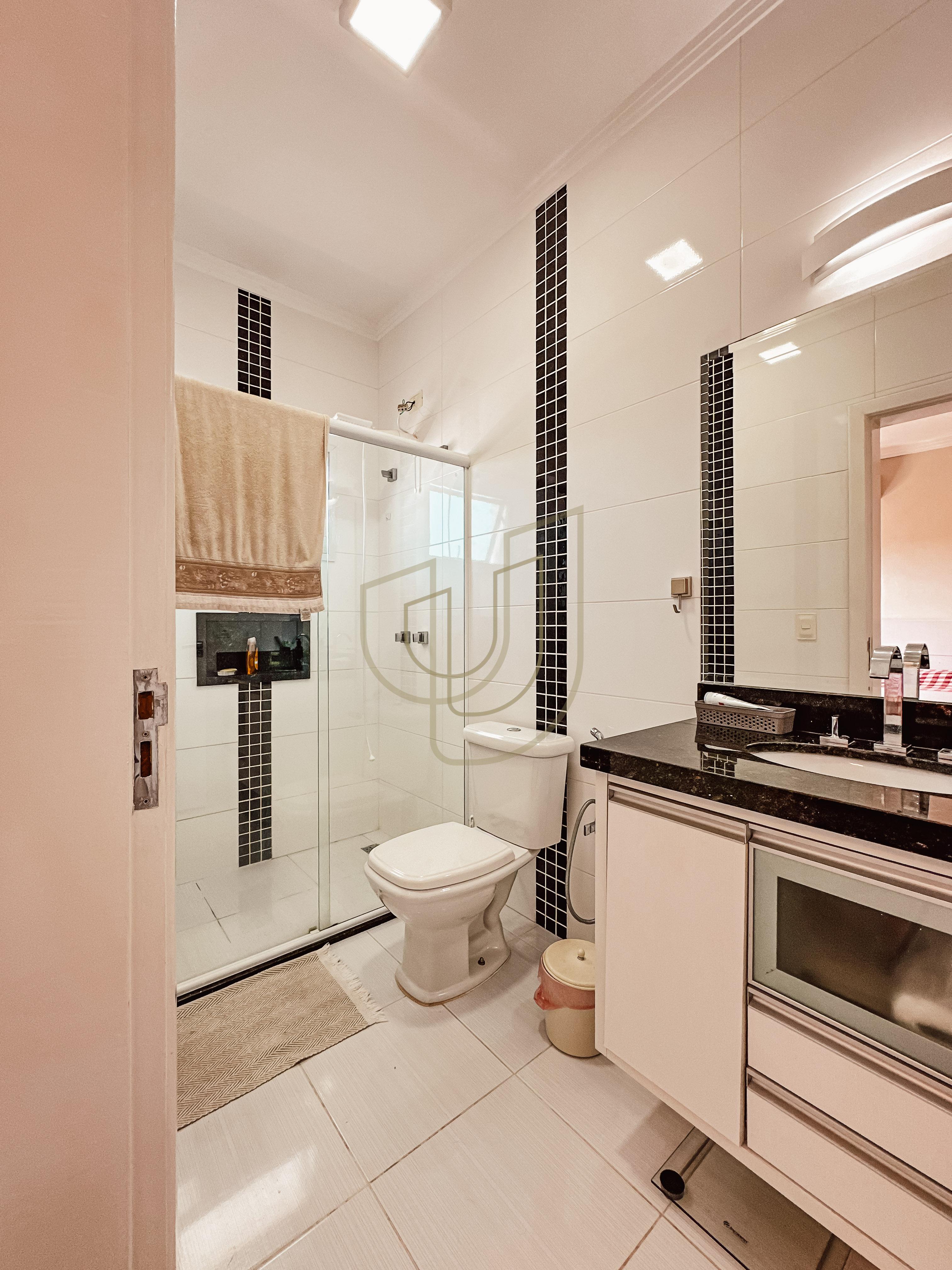 Sobrado com 4 Su&iacute;tes no Residencial Jaguary Av. Aquarela do Brasil São José dos Campos - 