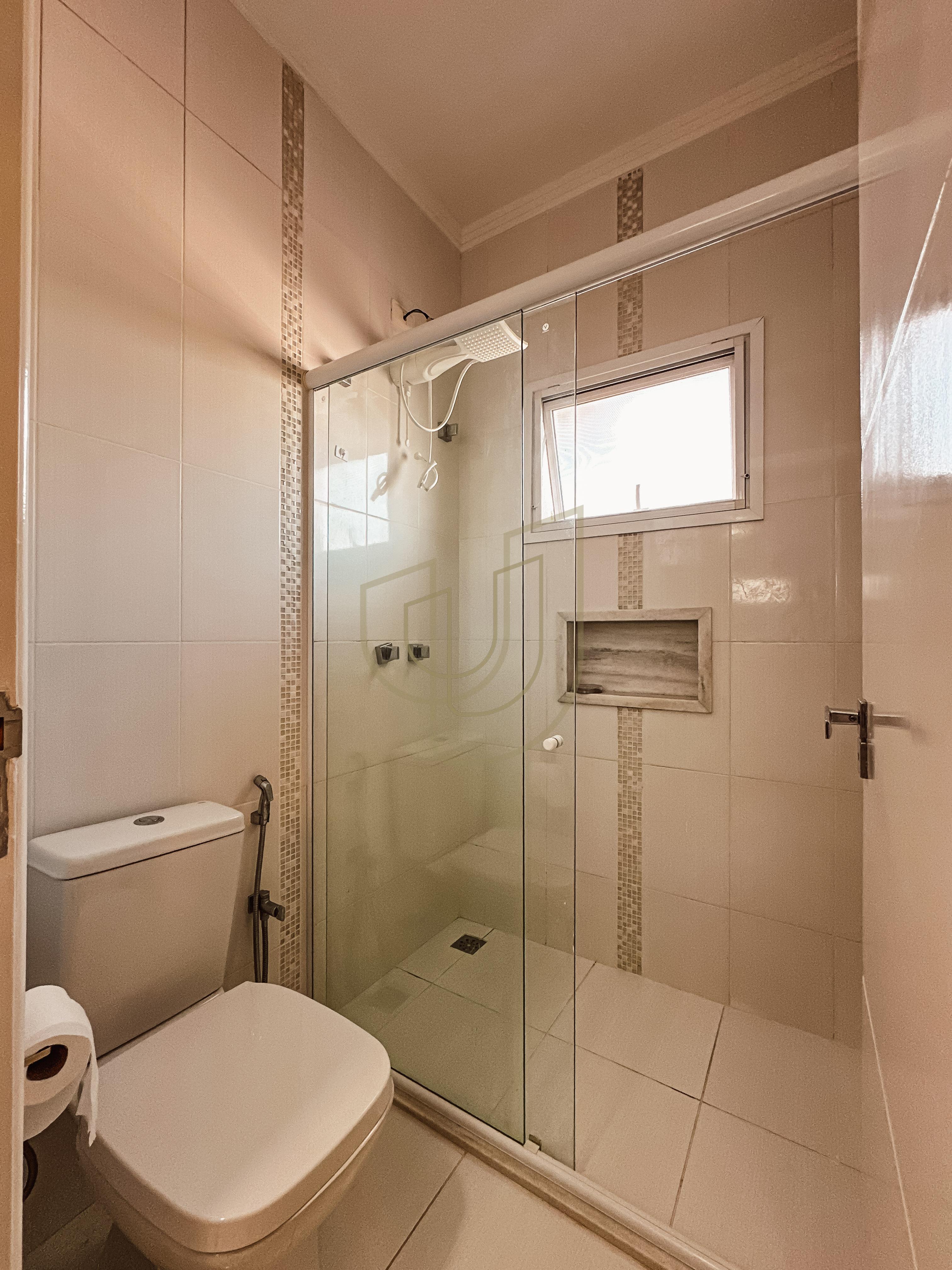 Sobrado com 4 Su&iacute;tes no Residencial Jaguary Av. Aquarela do Brasil São José dos Campos - 