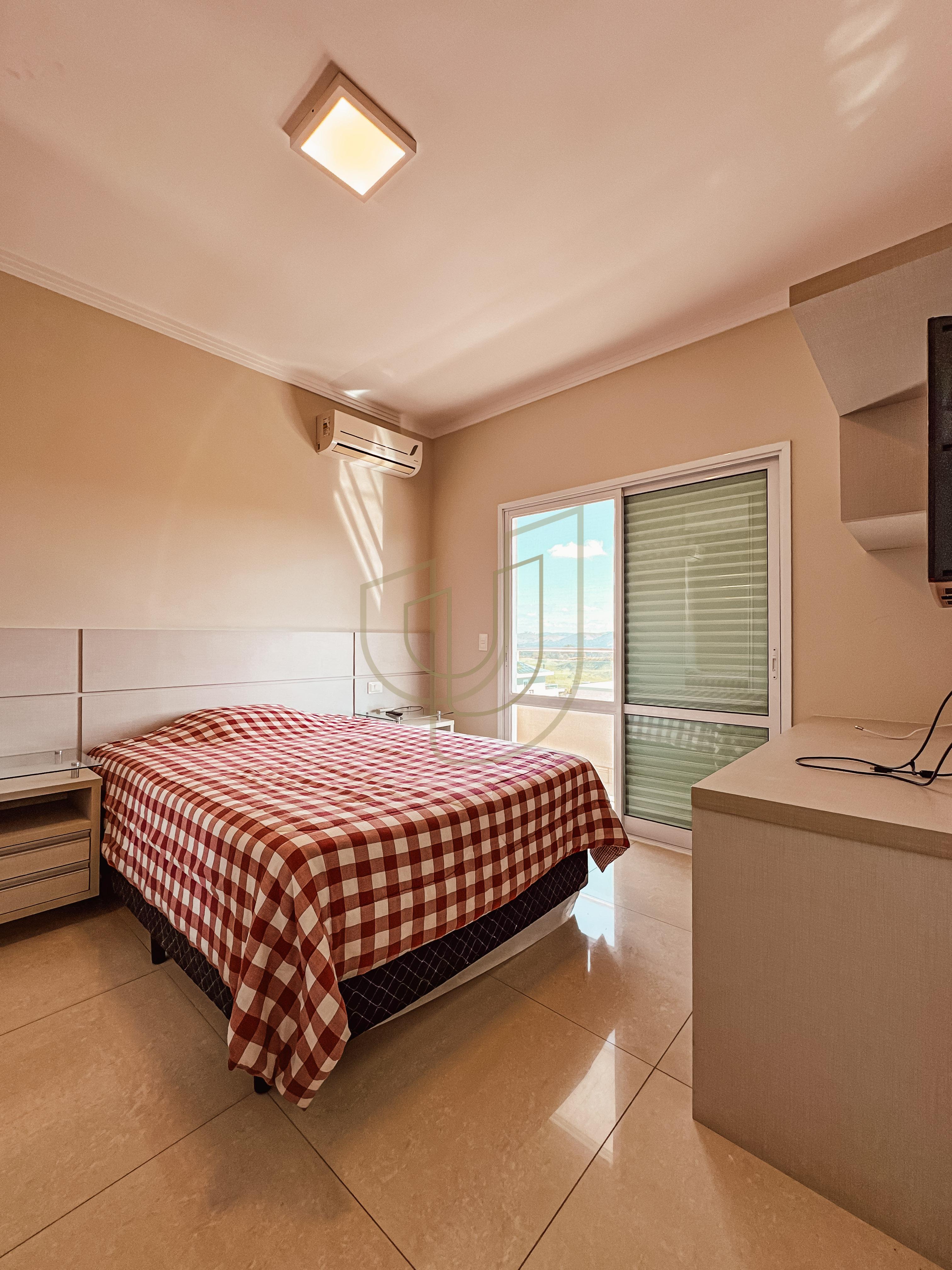 Sobrado com 4 Su&iacute;tes no Residencial Jaguary Av. Aquarela do Brasil São José dos Campos - 